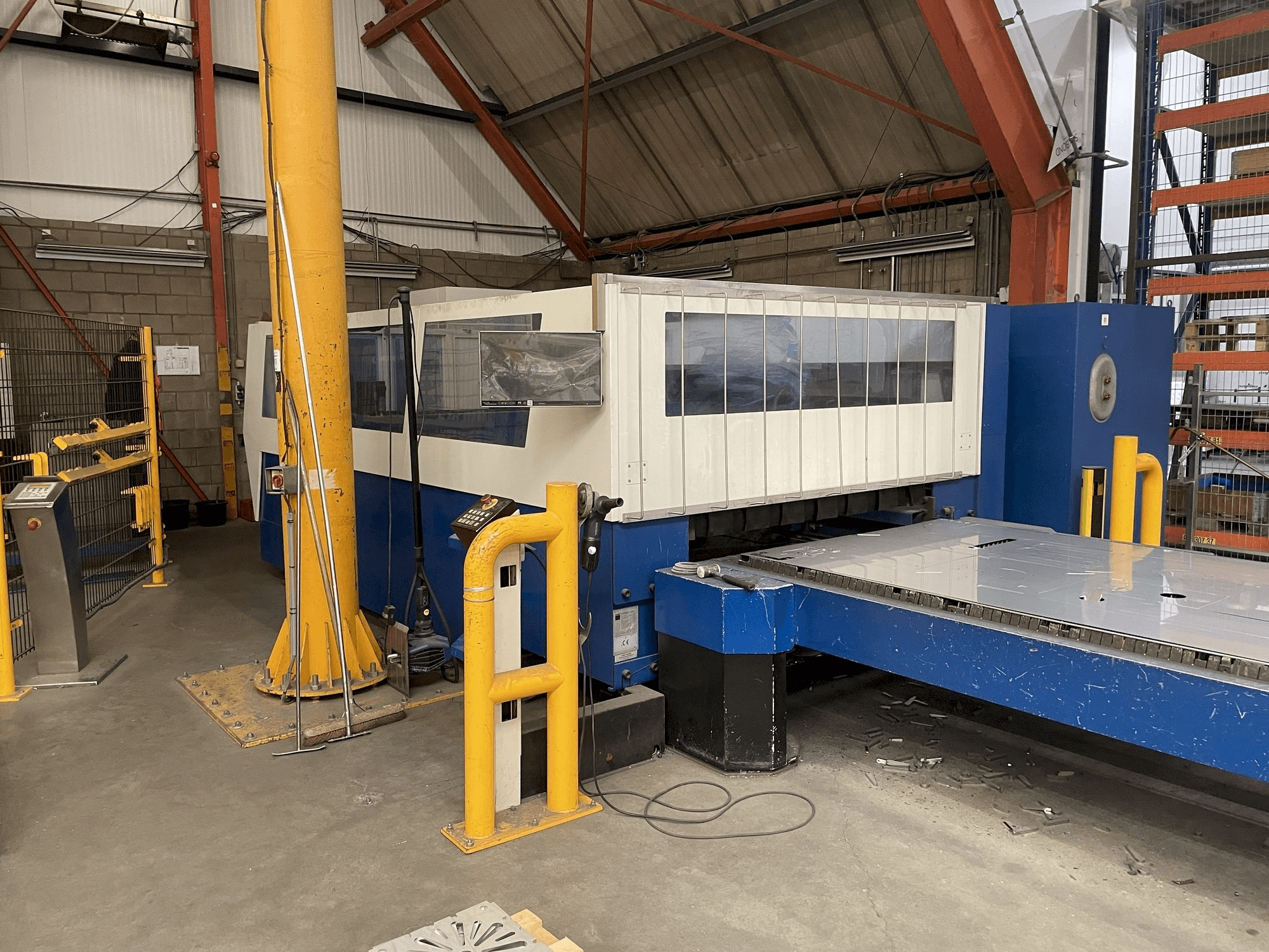 Front view of Trumpf Trumatic L3050 5kW machine