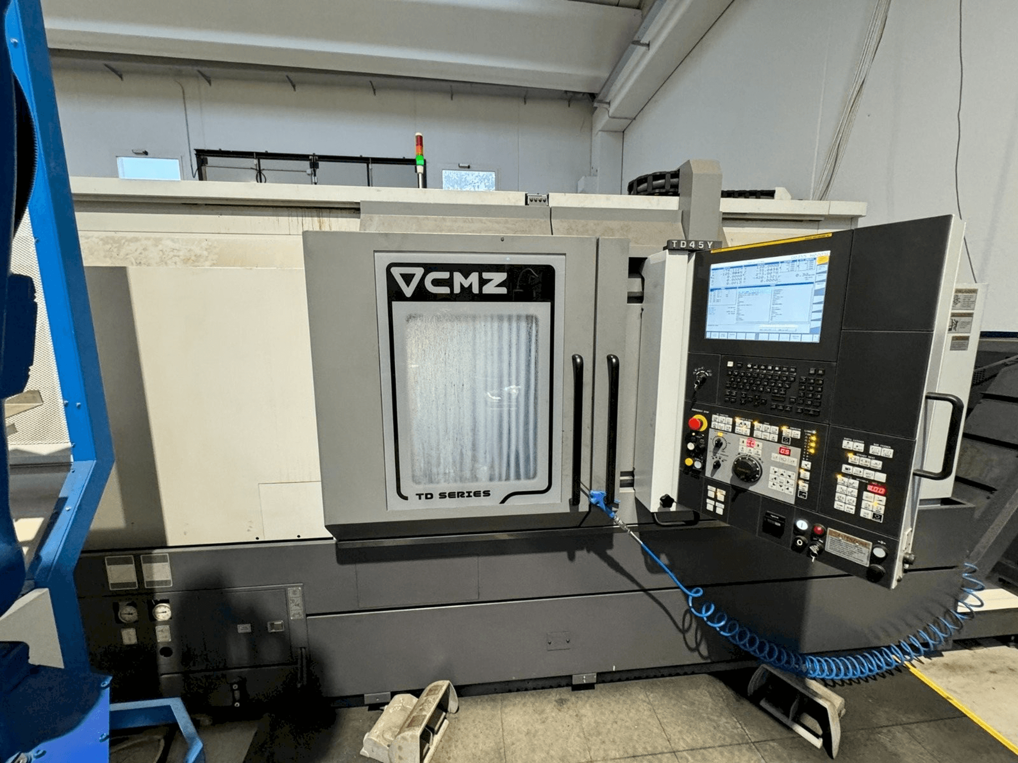 Front view of CMZ TD 45 Y 1350 machine