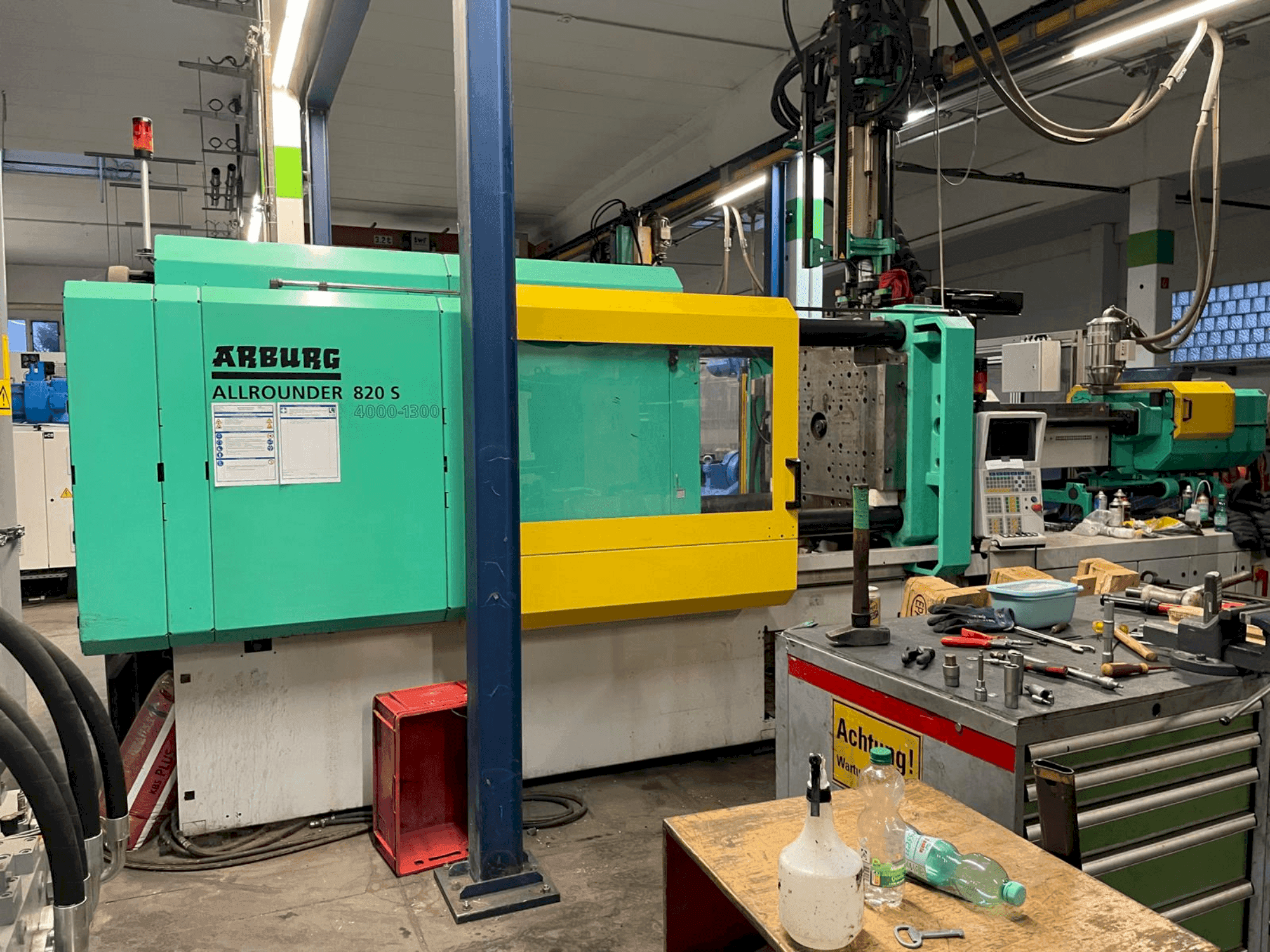 Front view of Arburg Allrounder 820 S 4000-1300/350 machine