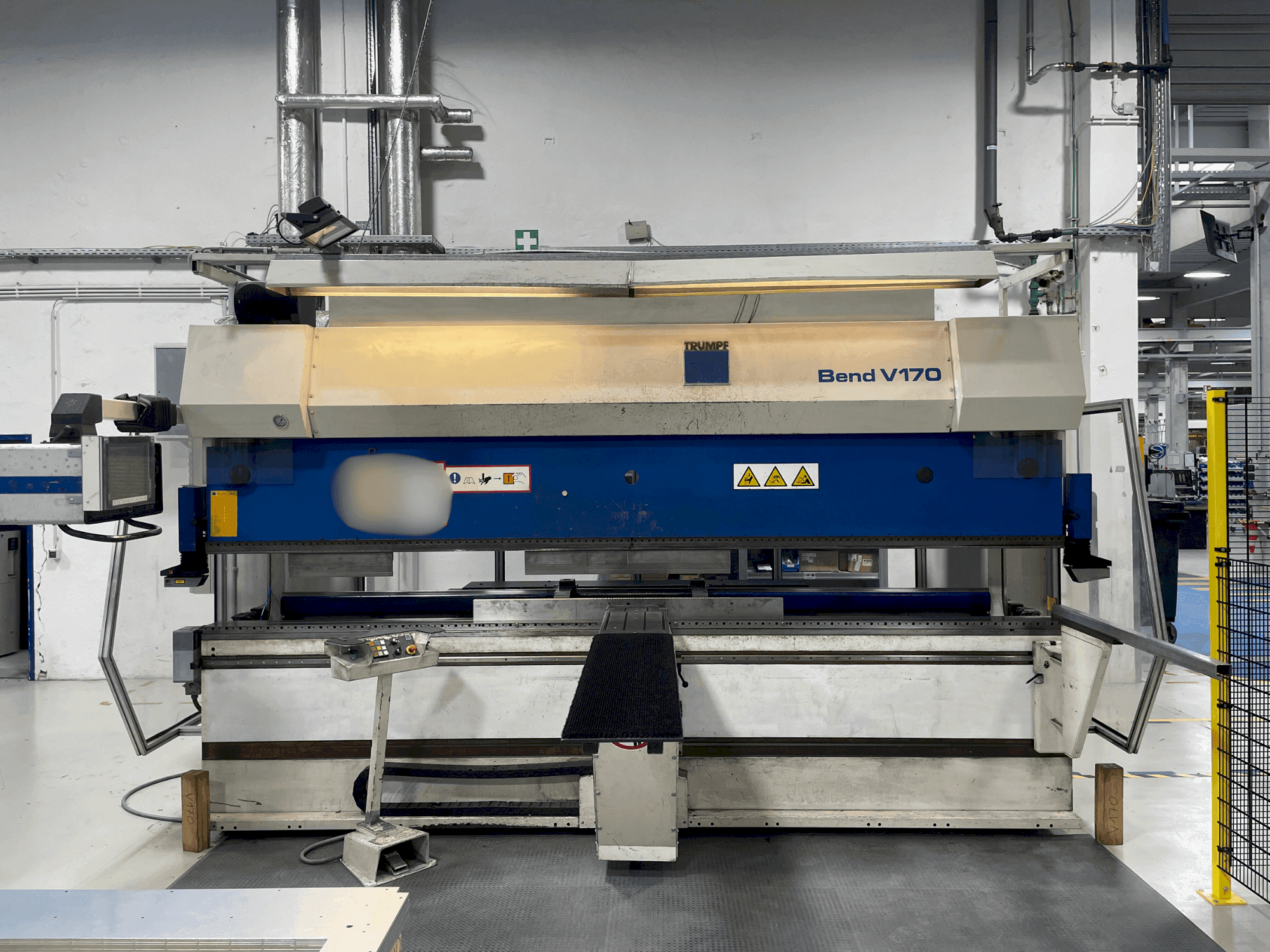 Front view of TRUMPF TrumaBend V170 machine
