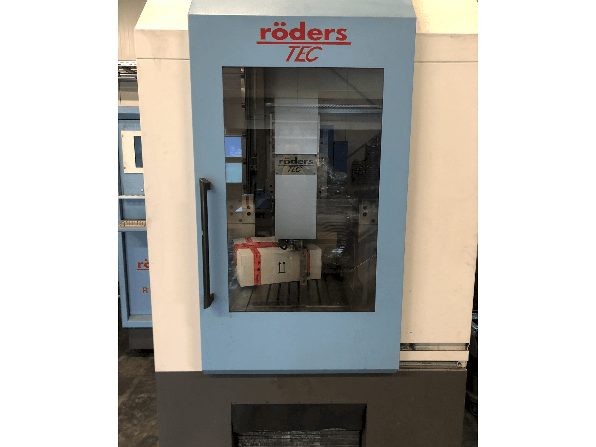 Front view of RÖDERS 600 RFM-2 machine