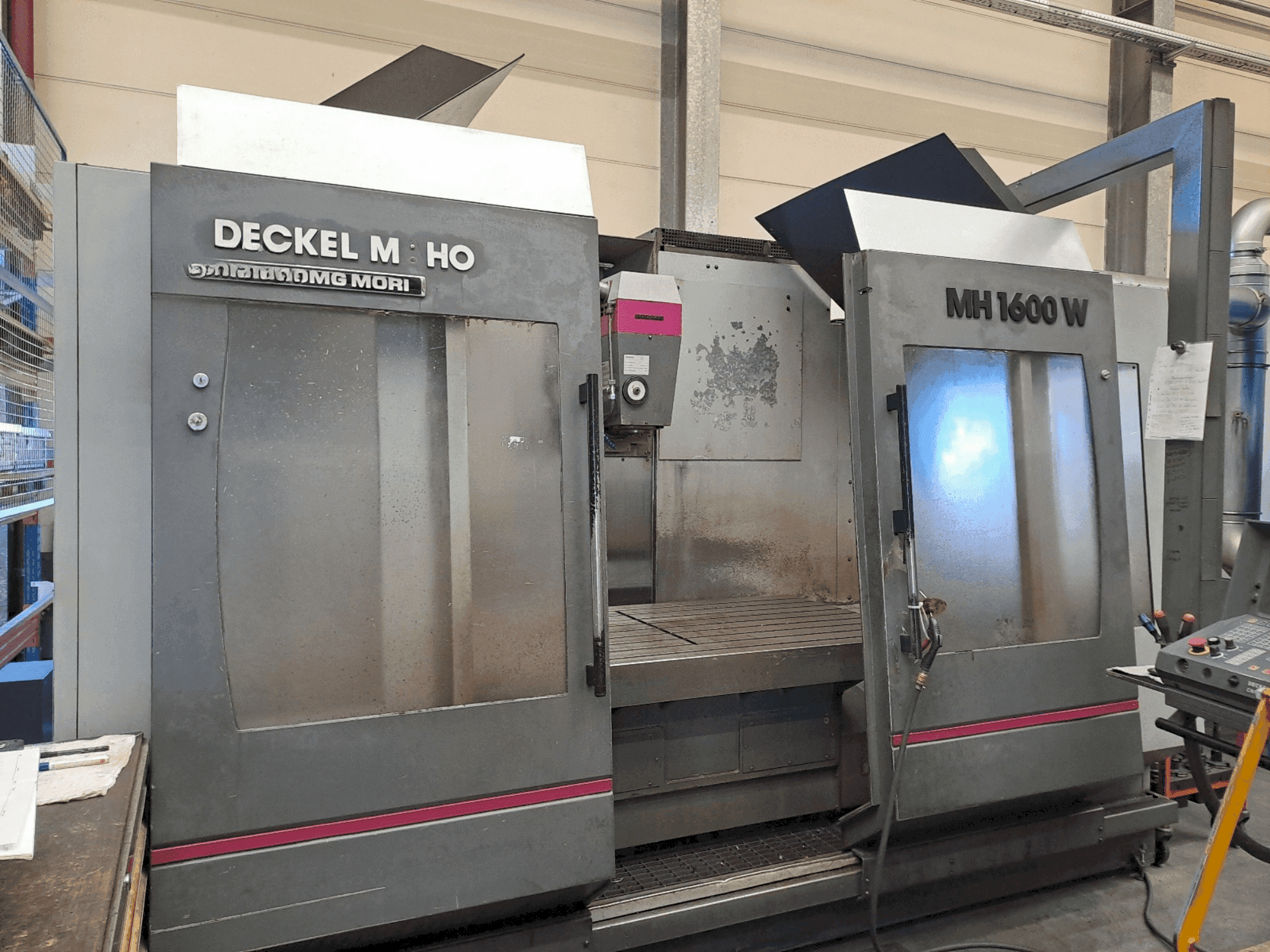 Front view of DECKEL MAHO MH 1600 W machine