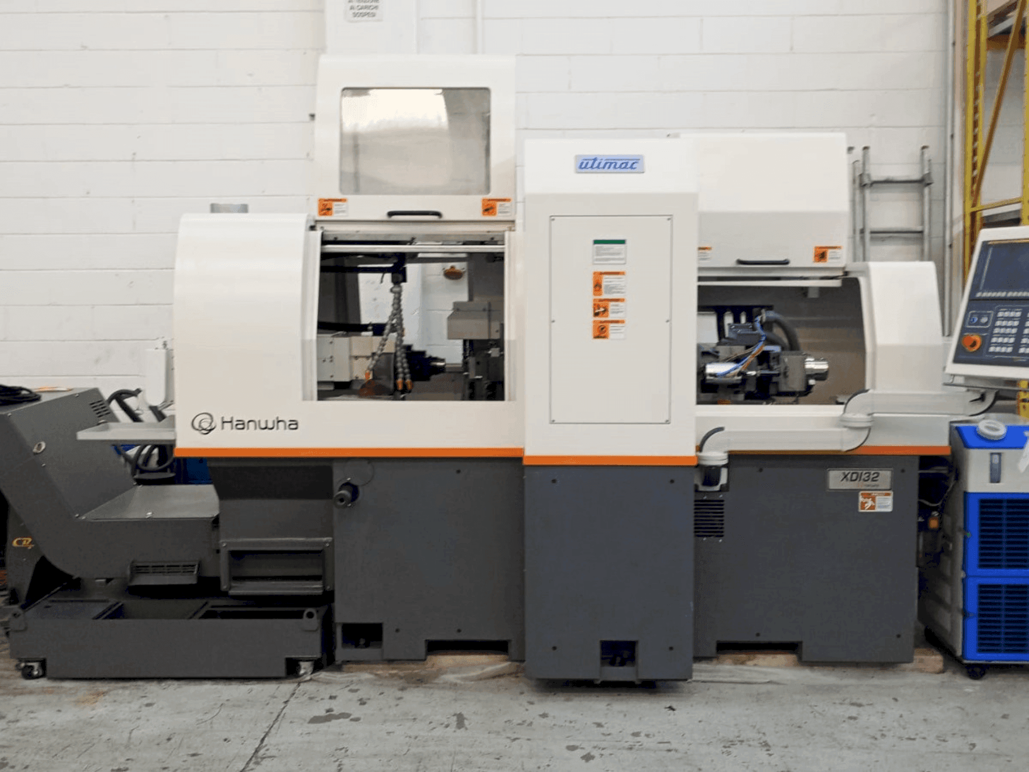Front view of Hanwha XDI32-N machine