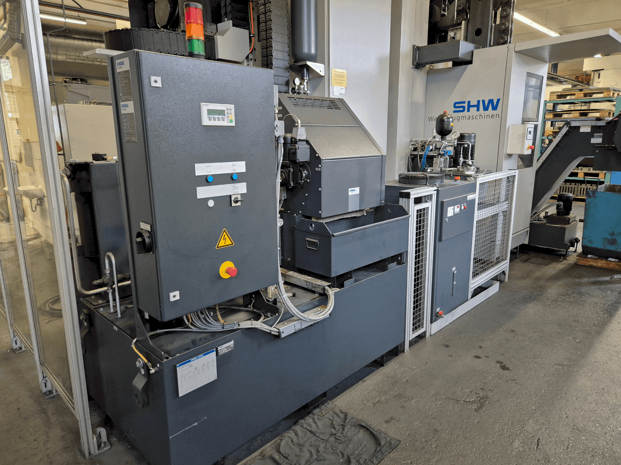 Front view of SHW Unispeed 5 machine