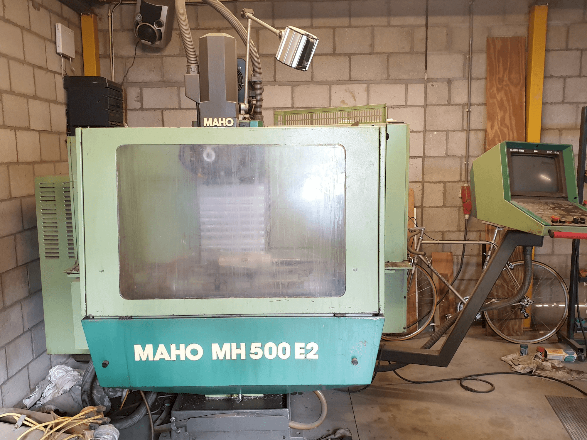Left side view of Maho MH 500 Machine