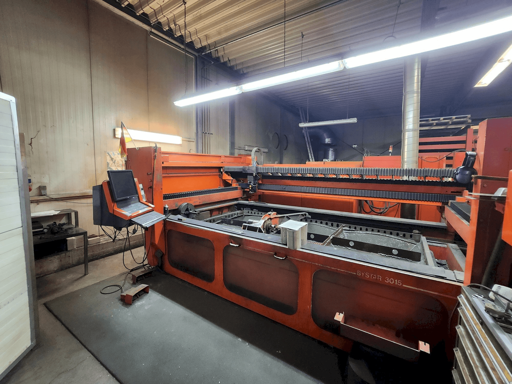 Front view of Bystronic BTL 4000 machine