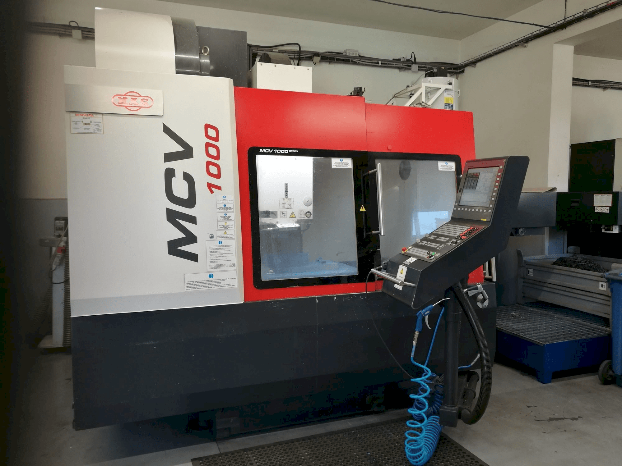 Front view of KOVOSVIT MAS MCV 1000 Speed machine