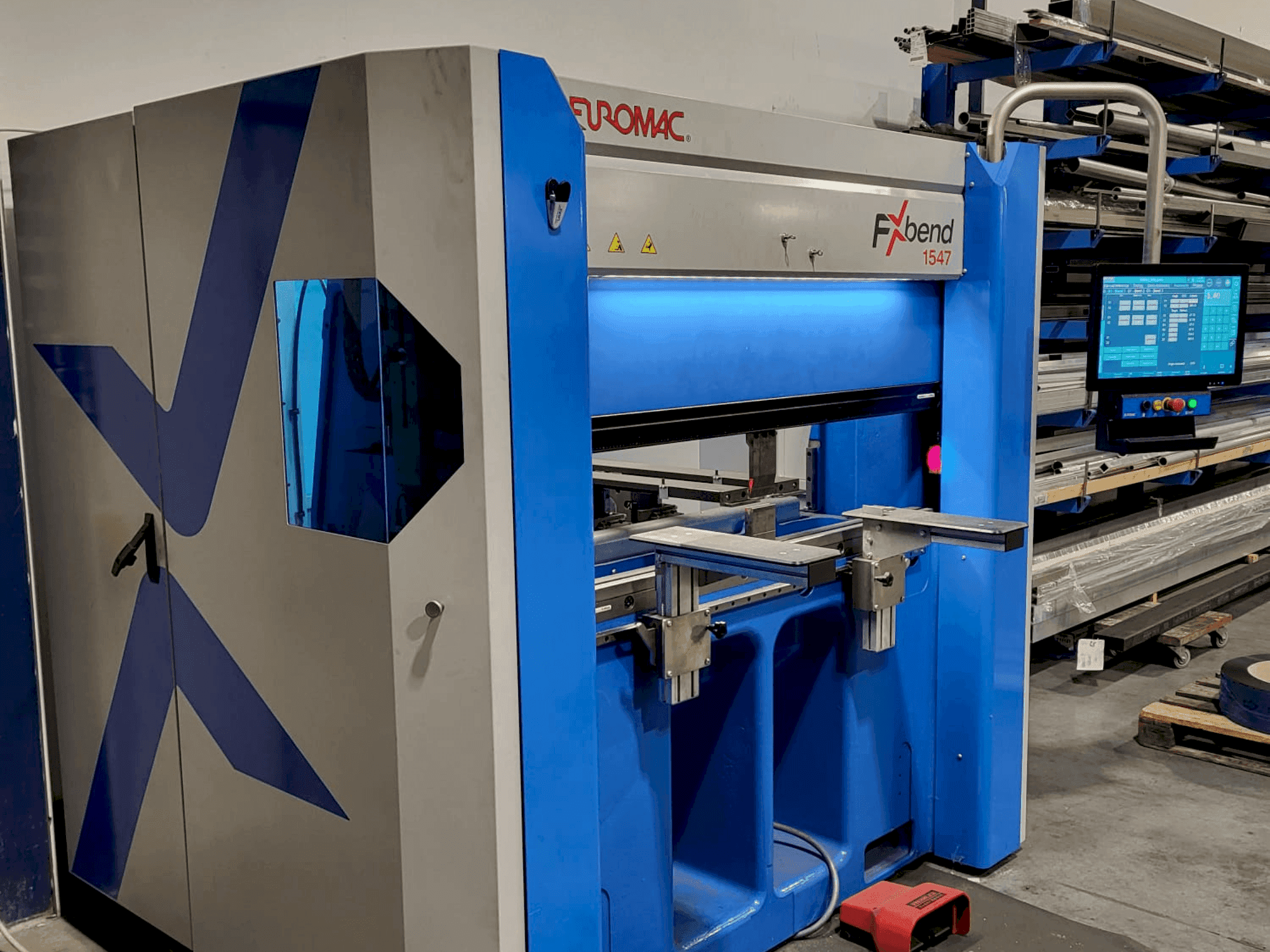 Front view of Euromac FXbend 1547 machine