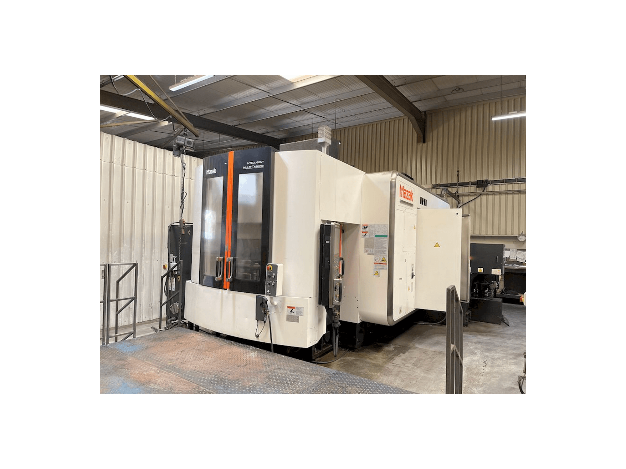 Front view of Mazak VARIAXIS i-800 machine