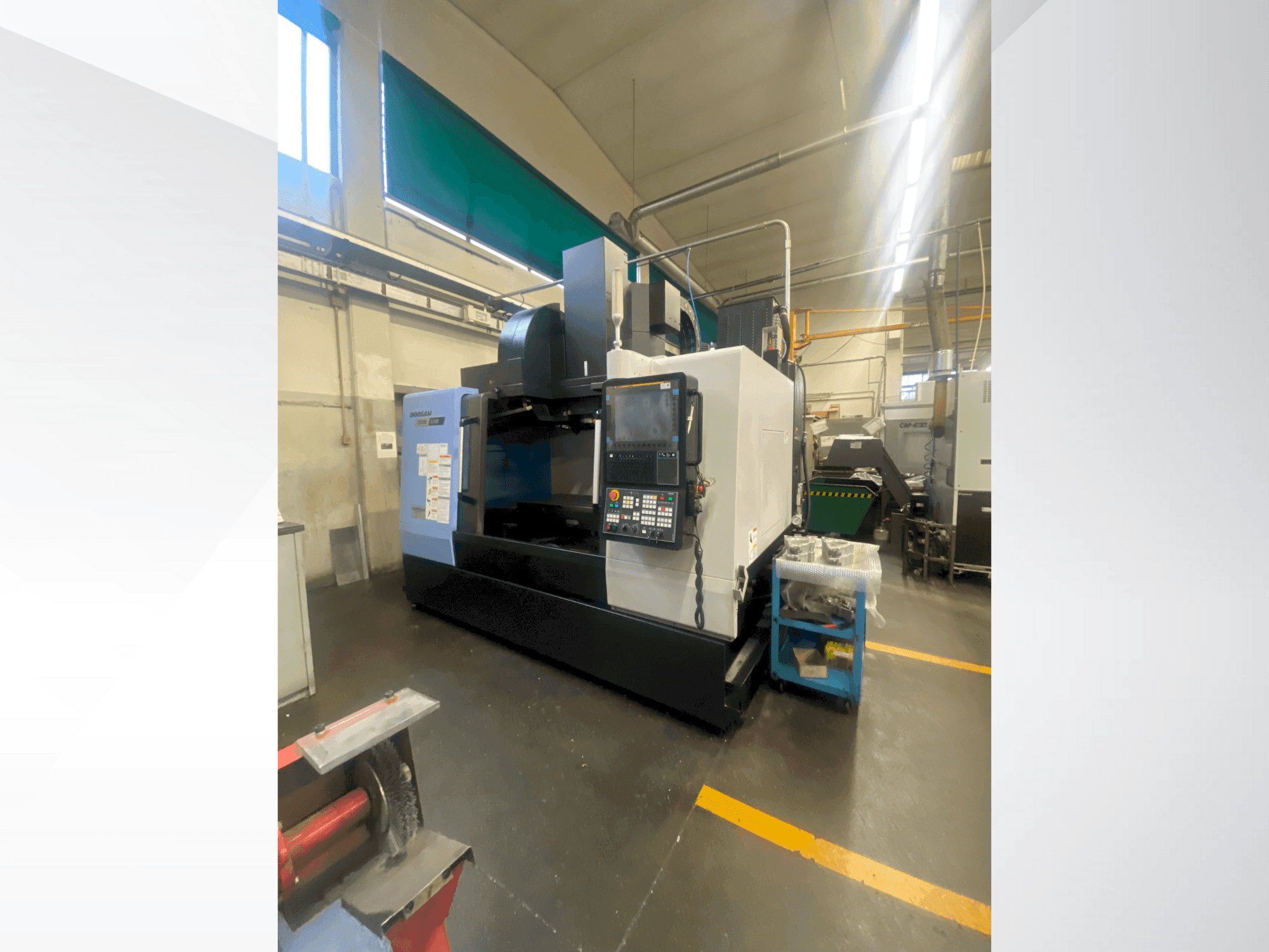 Front view of DOOSAN DNM 5700 machine