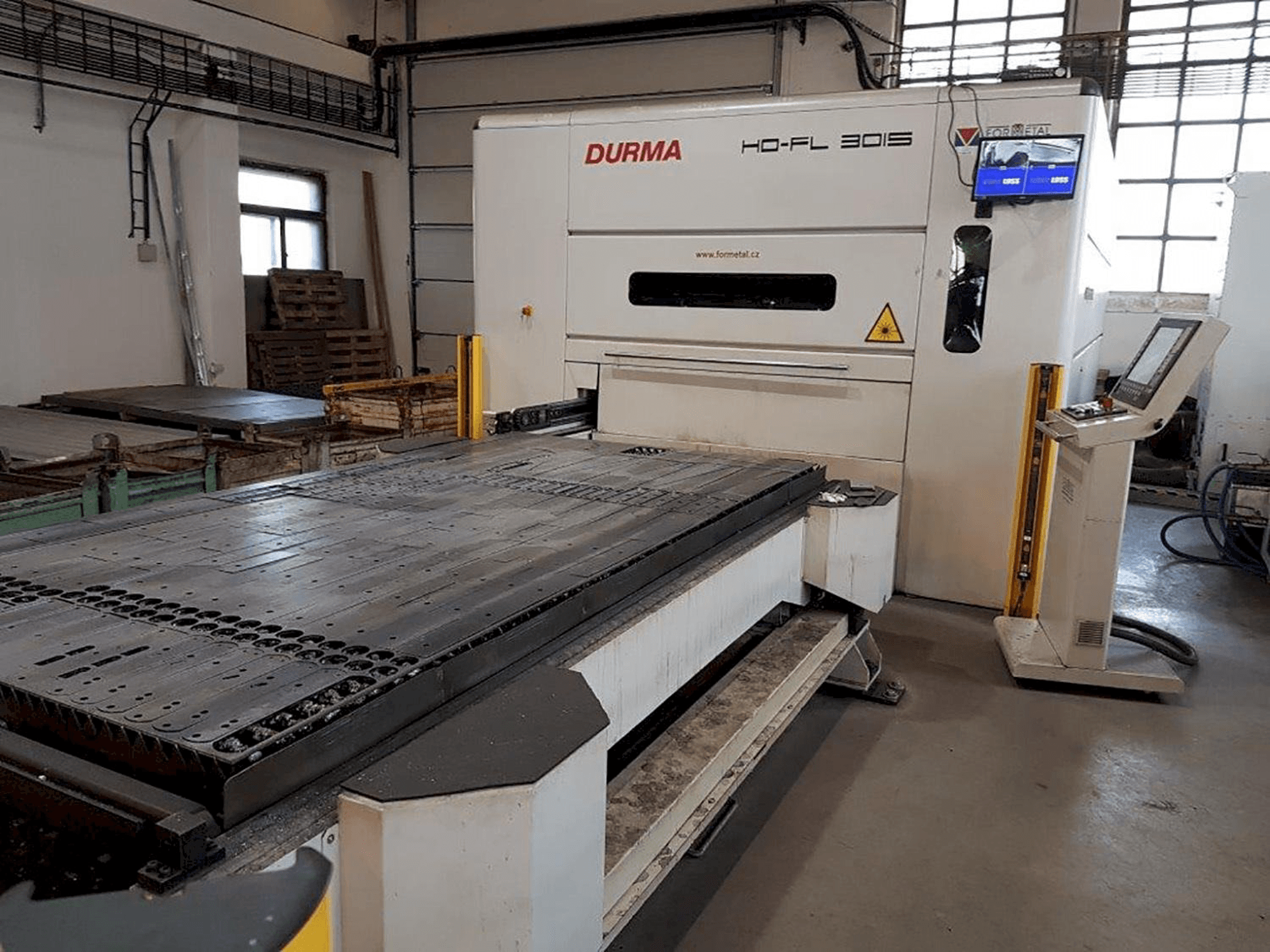 Front view of Durma HD-FL 3015 L machine