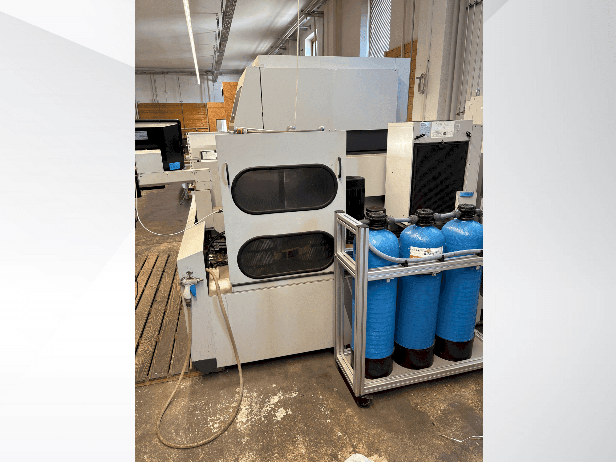 Front view of Mitsubishi MV2400S machine