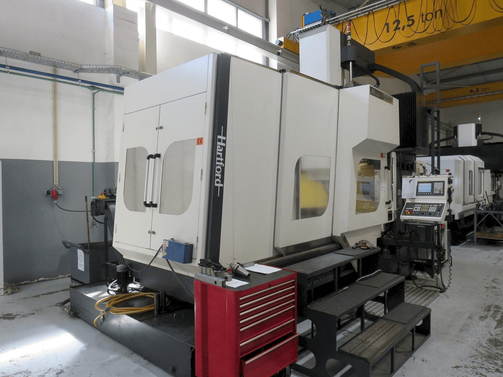 Front view of Hartford HEP 2150 machine