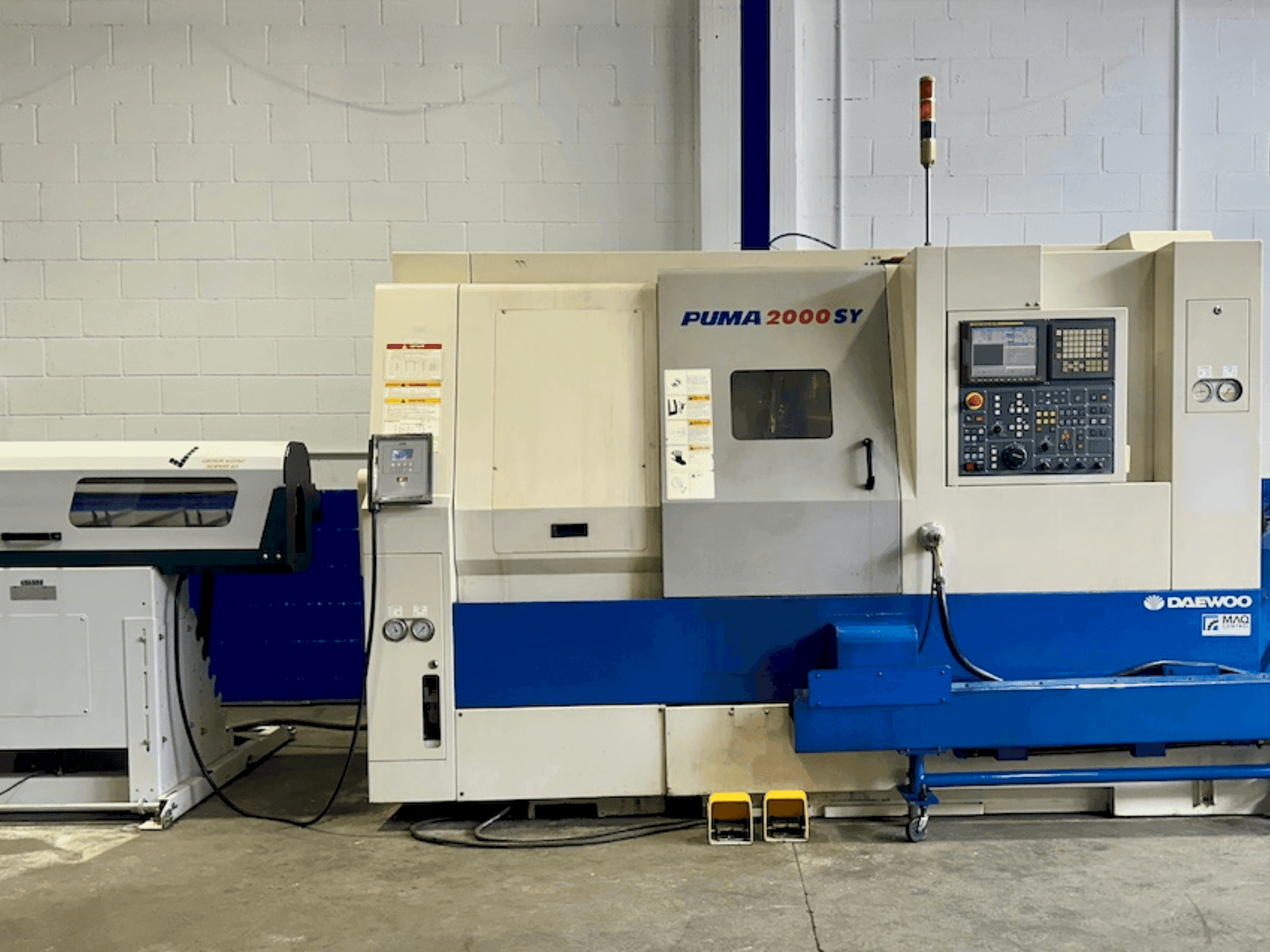 Front view of DOOSAN PUMA 2000SY machine