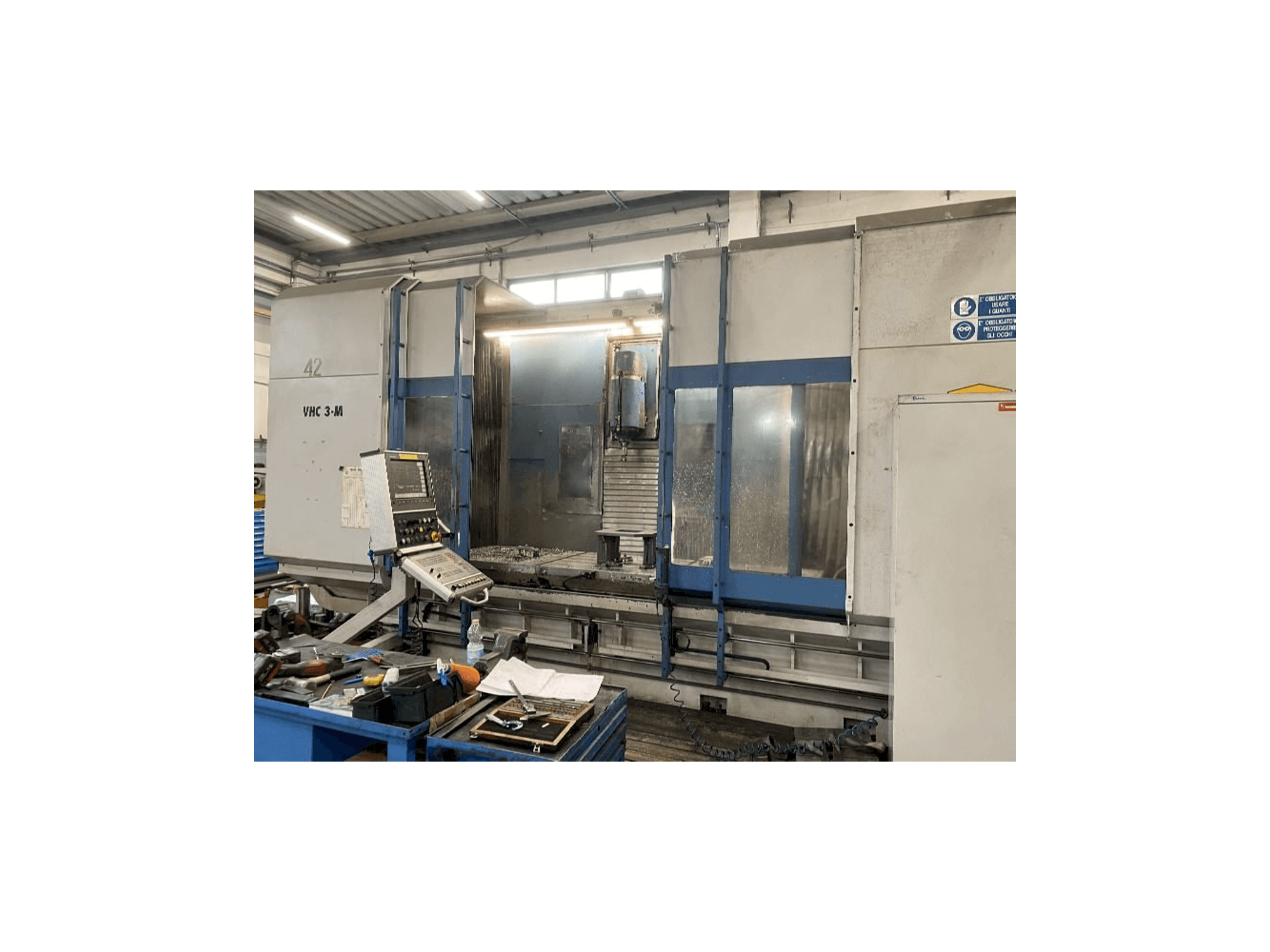 Front view of AXA VHC 3M/2E machine