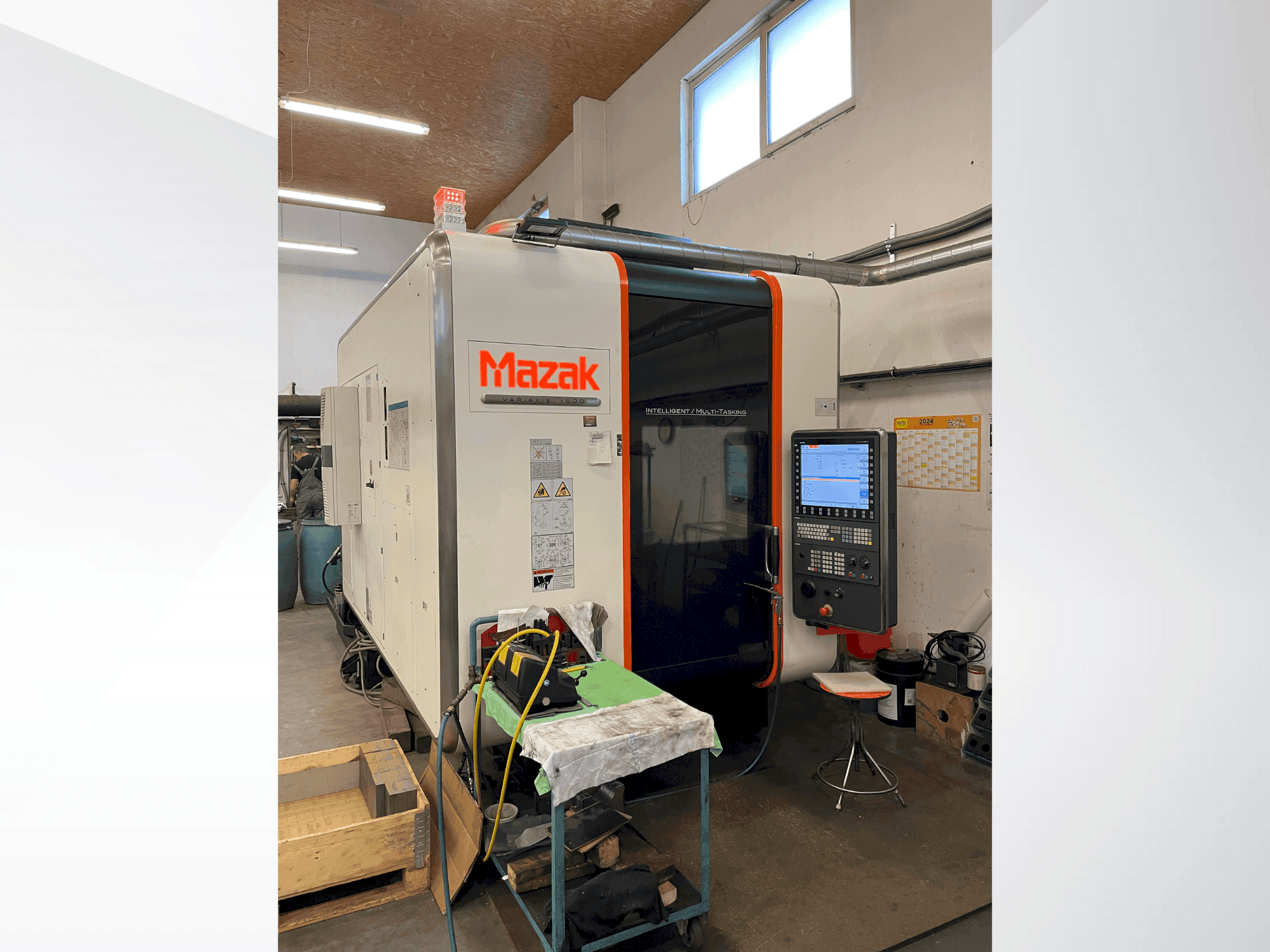 Front view of Mazak Variaxis i-600 machine