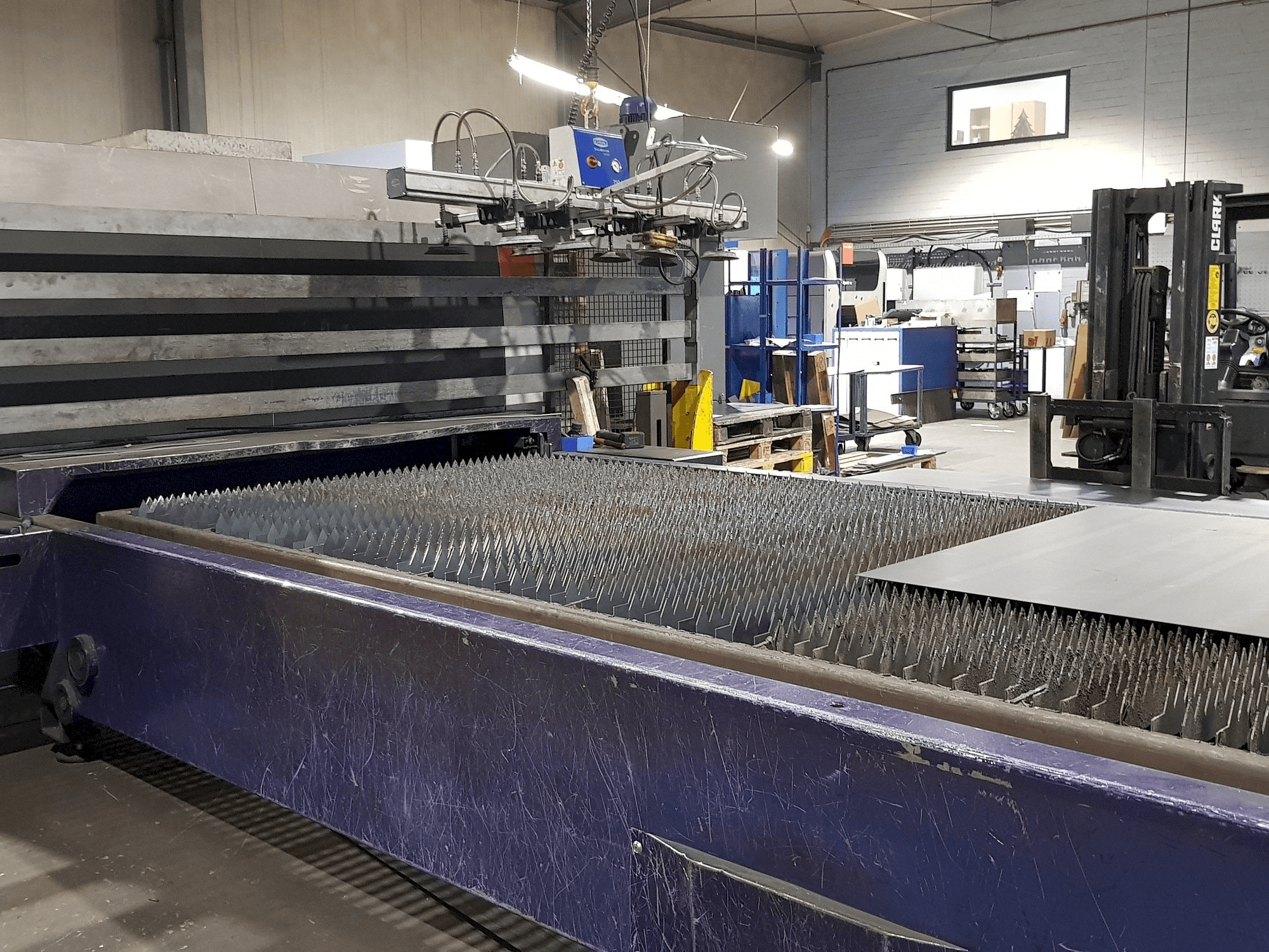 Front view of Bystronic Fiber 4000x2000 machine