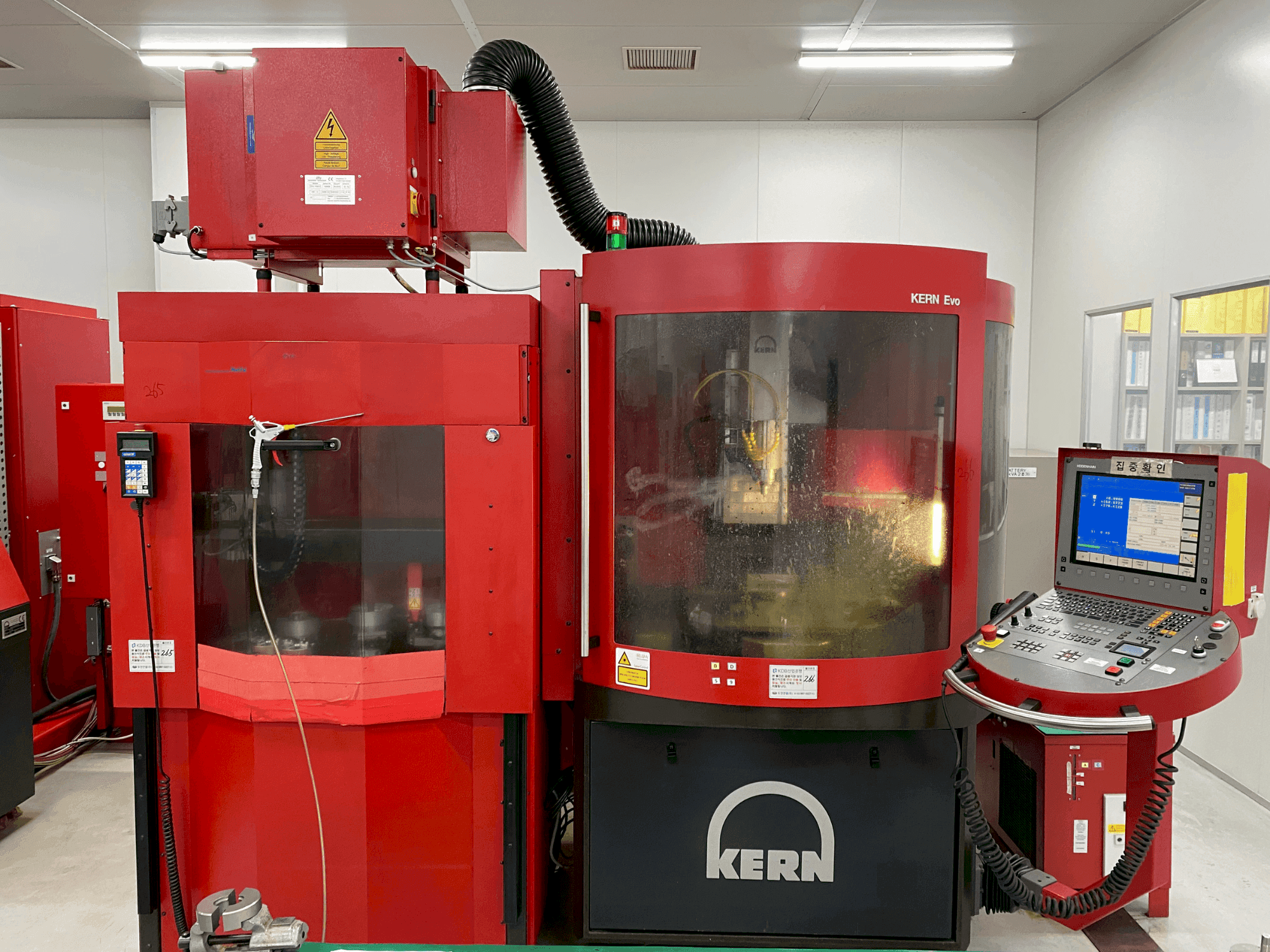 Front view of KERN EVO (2010) machine