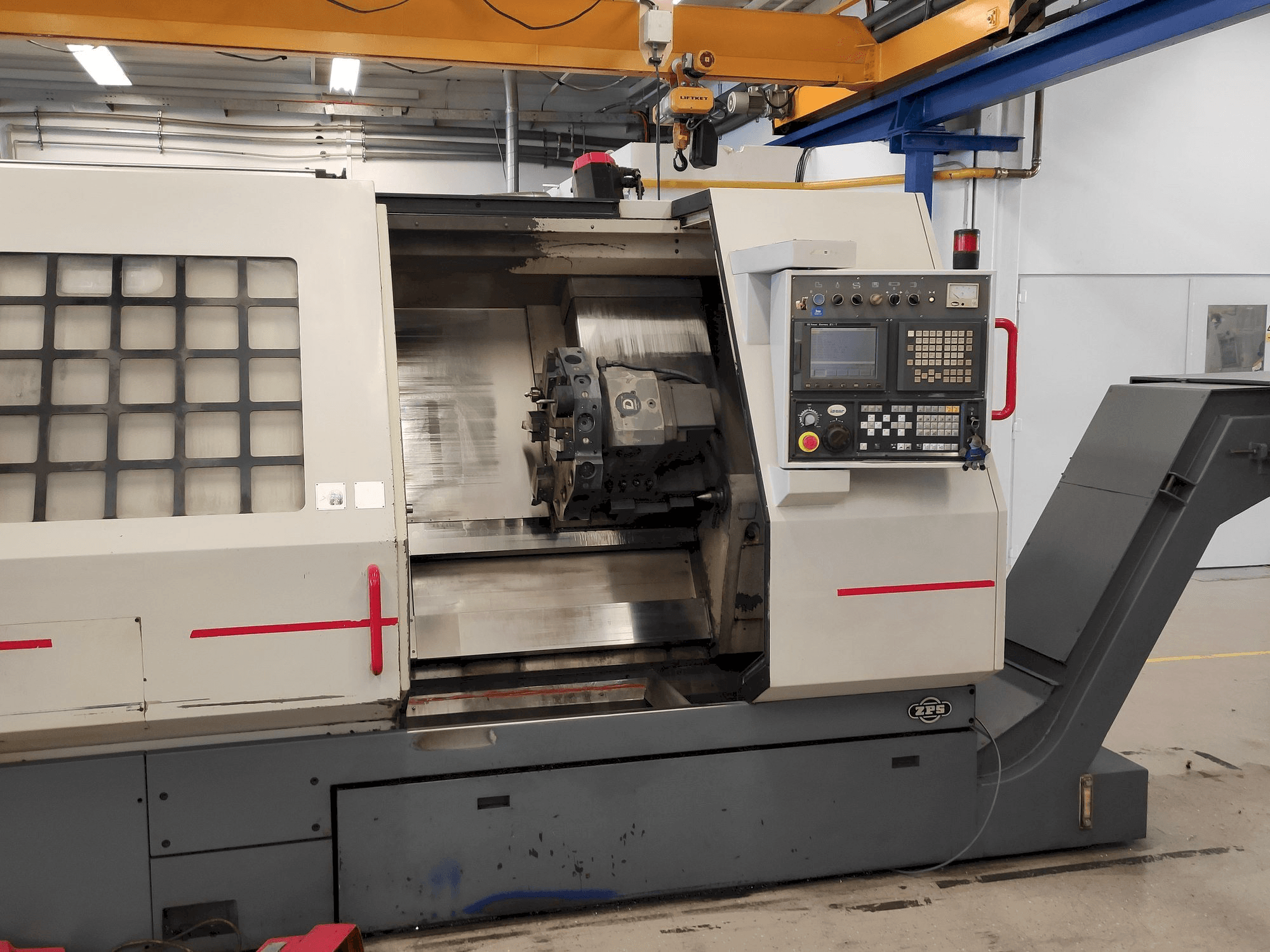 Front view of ZPS S-80/750 CNC machine