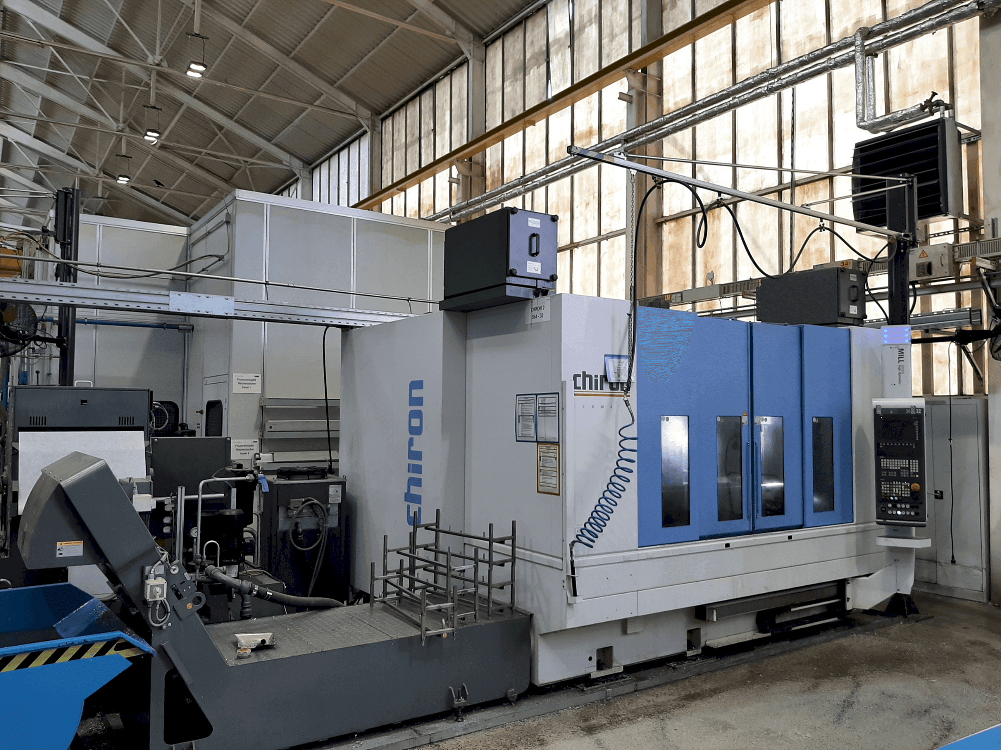 Front view of CHIRON Mill 2000 High Dynamics (2018) machine