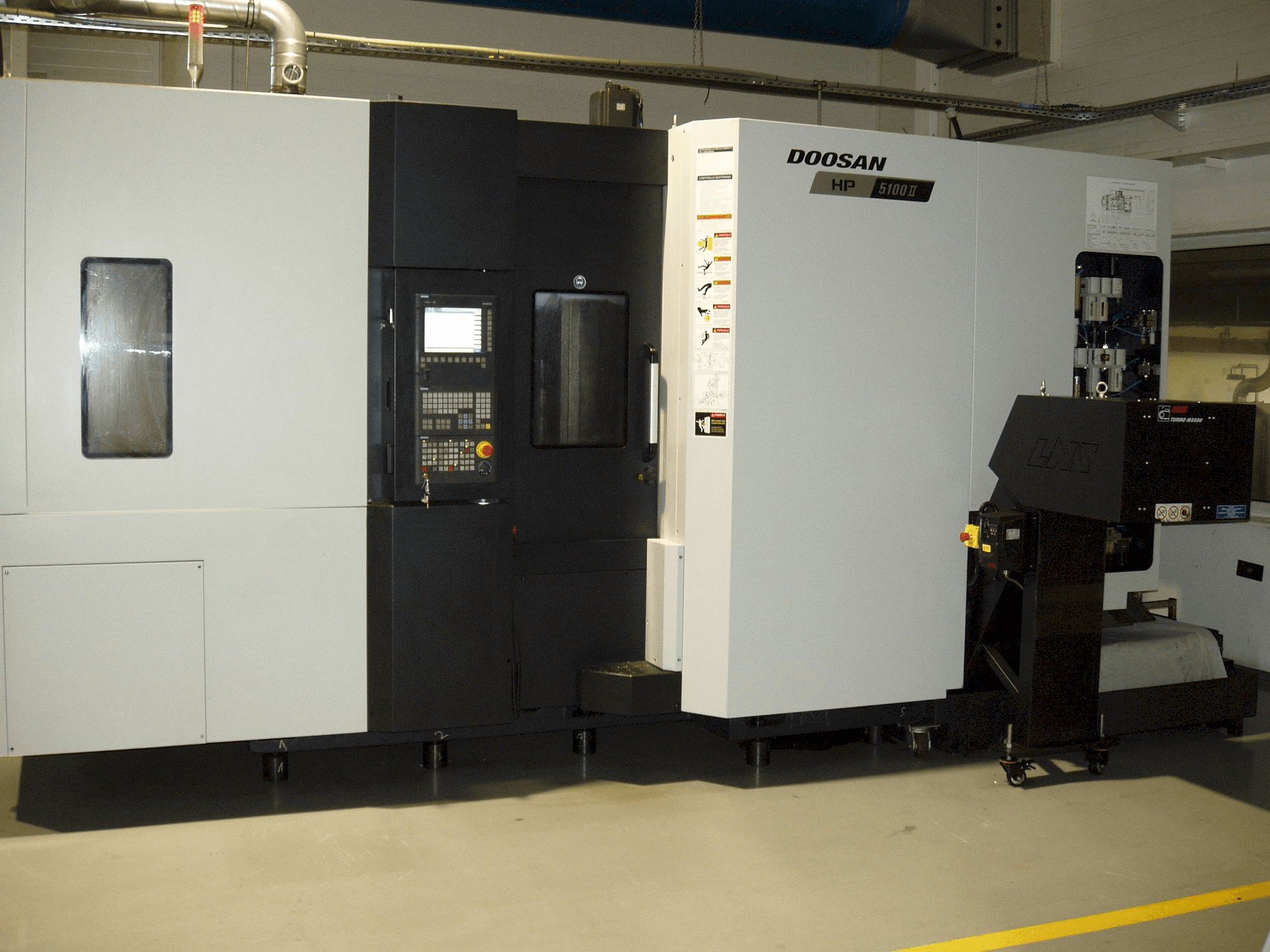 Front view of Doosan HP 5100 II machine