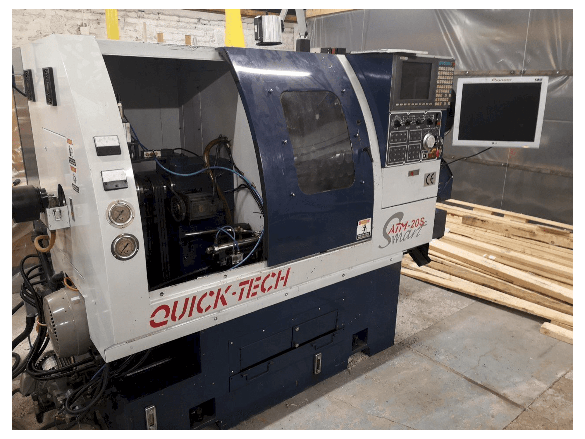 Front view of Quick-Tech ATM 20S machine
