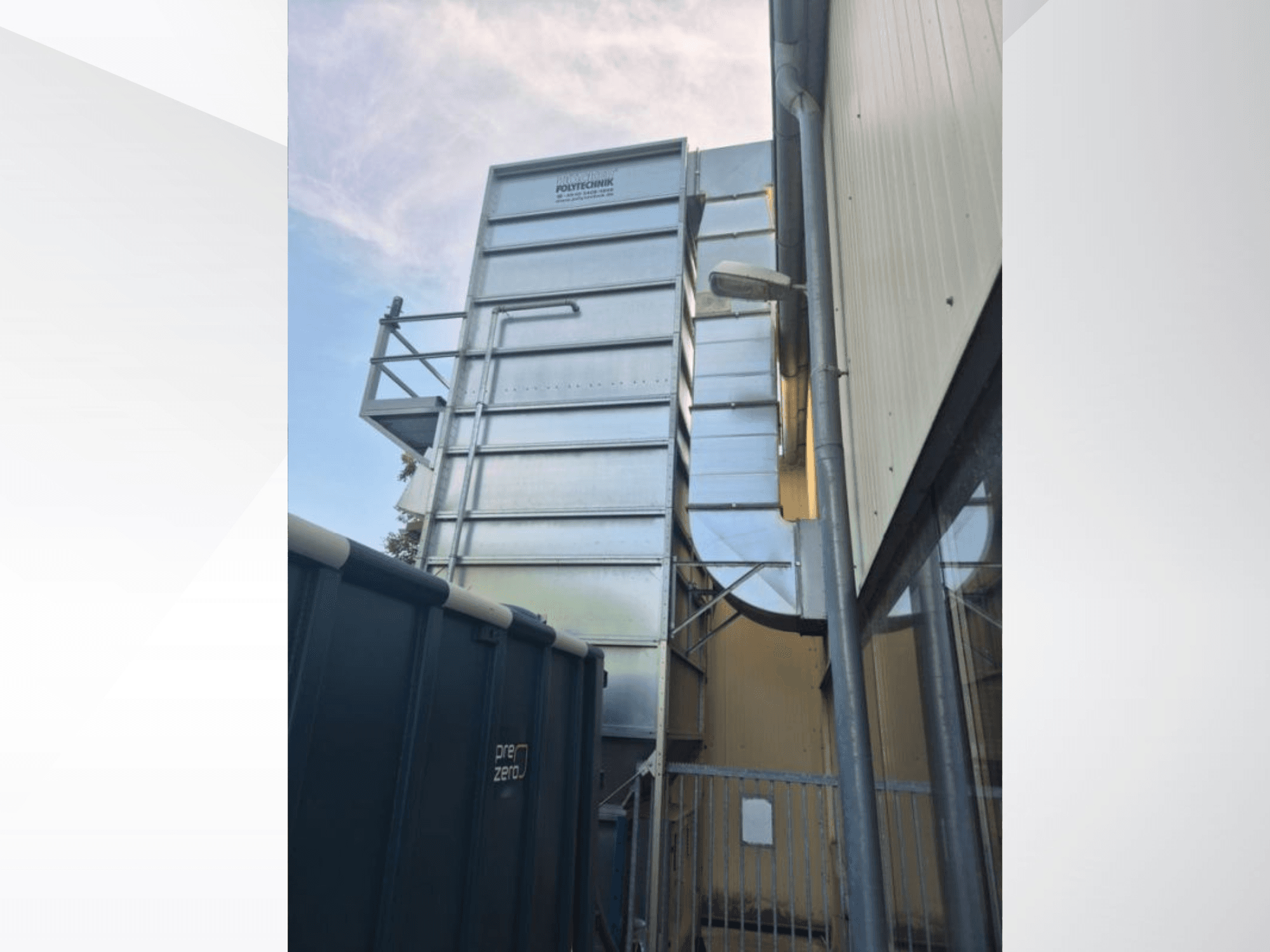 Polytechnick MultiStar JP5 BrikStar c-3 18 from HOCKER, side view showing metallic structure and ductwork against the sky.