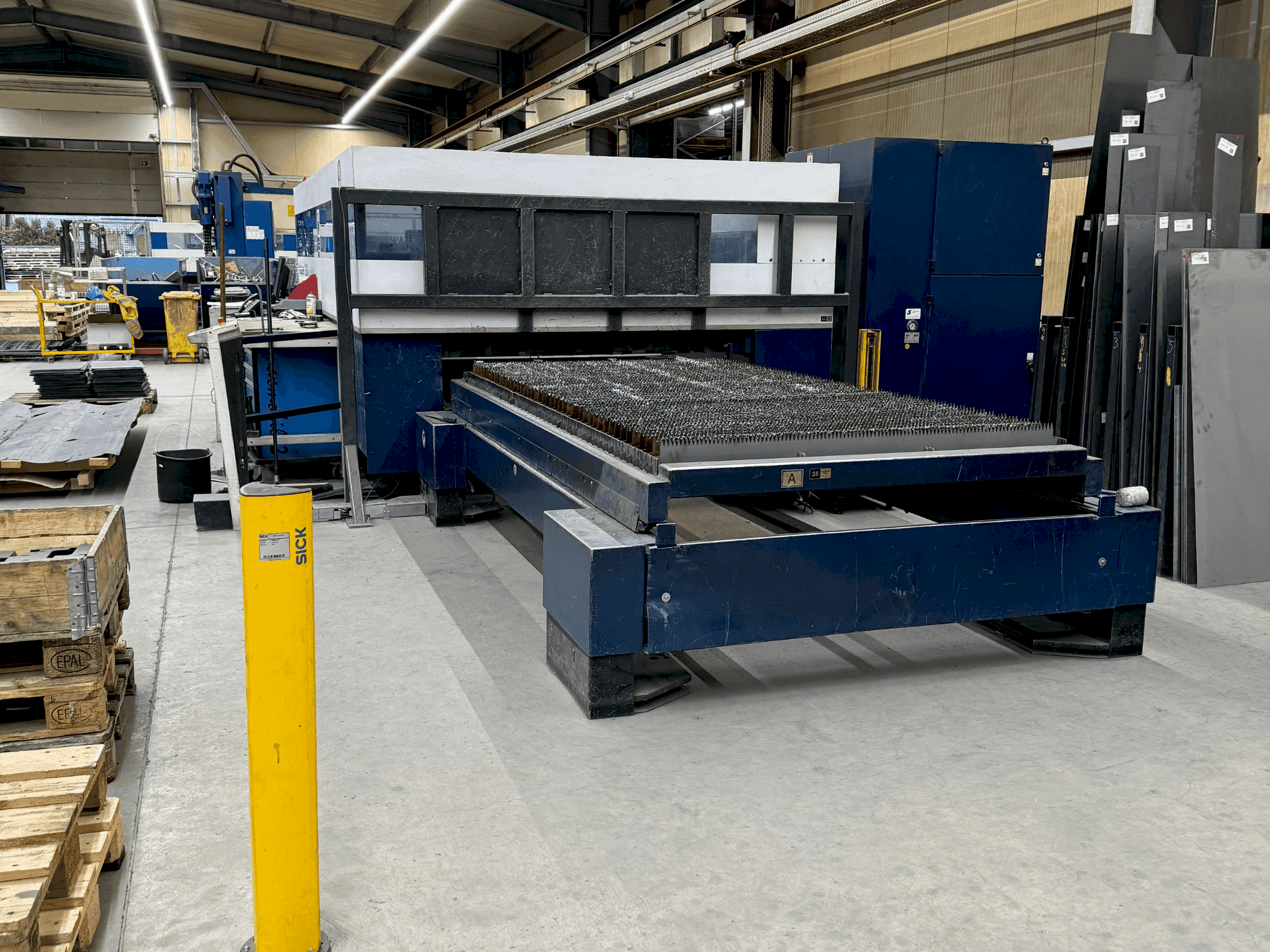 Front view of TRUMPF TruLaser 3030 4kW (L20) machine