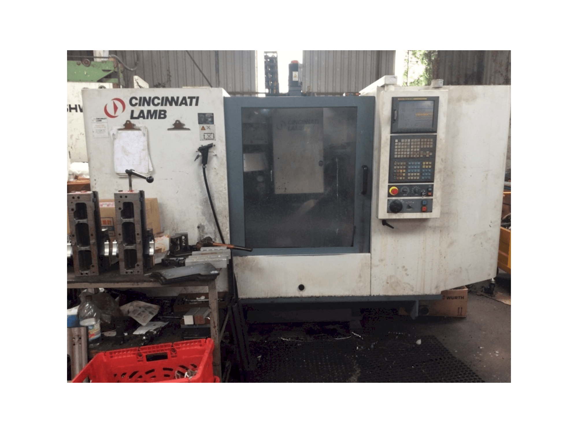 Front view of Cincinnati Lamb VCnC 760 machine