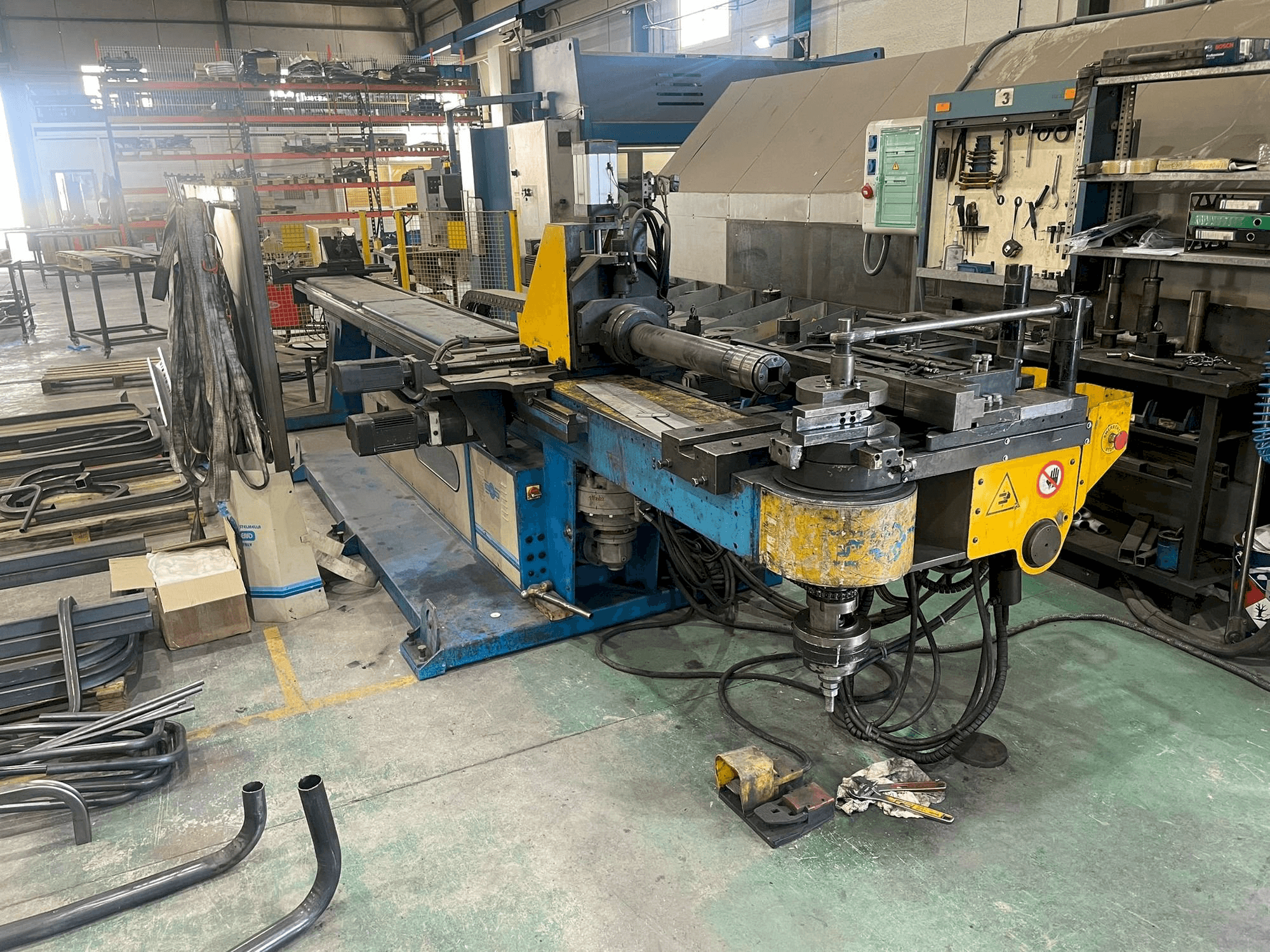 Front view of STAR-BEND STAR 800 CN6/GEN/L machine