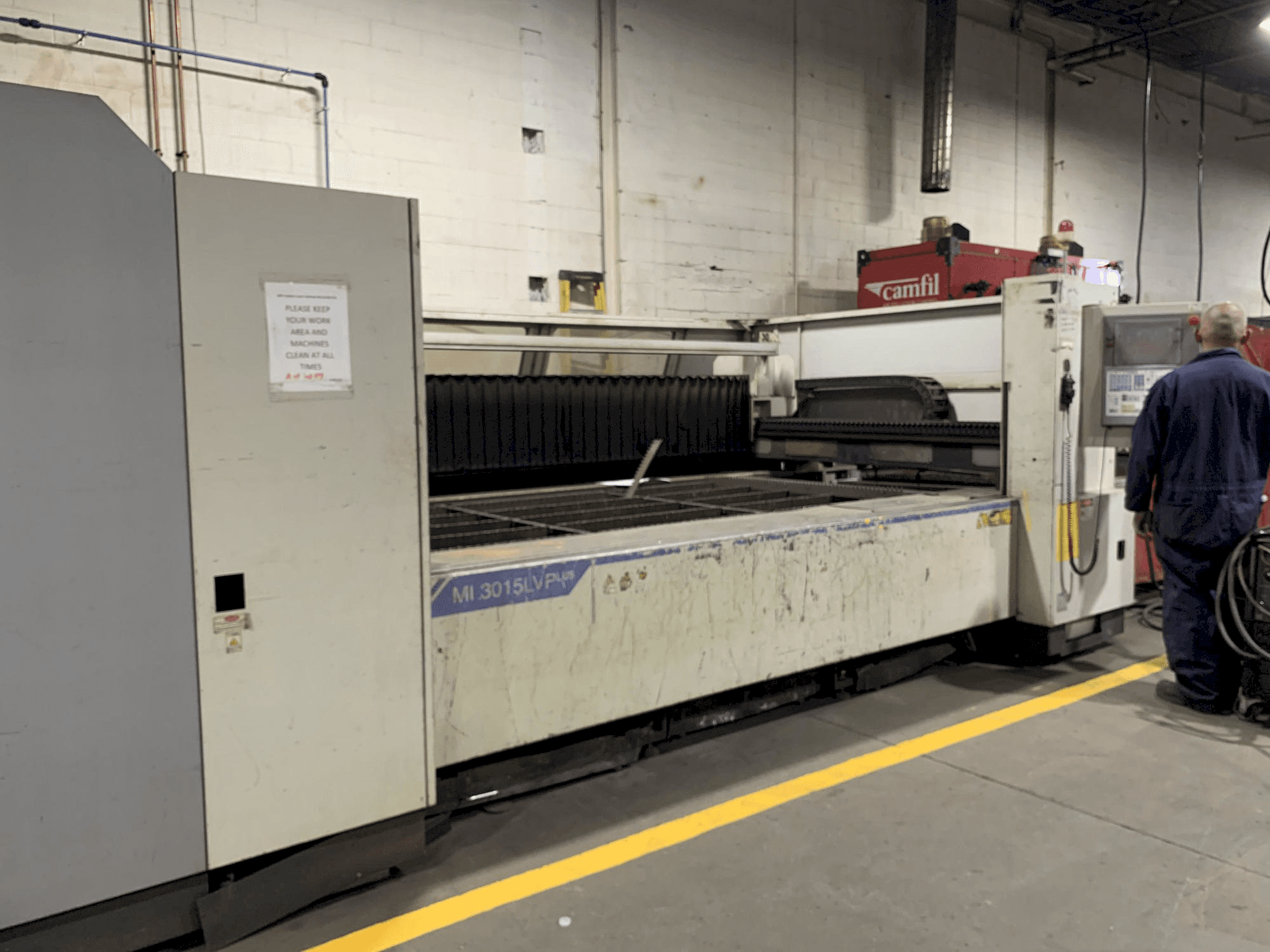 Left side view of Mitsubishi LV 3015 PLUS machine