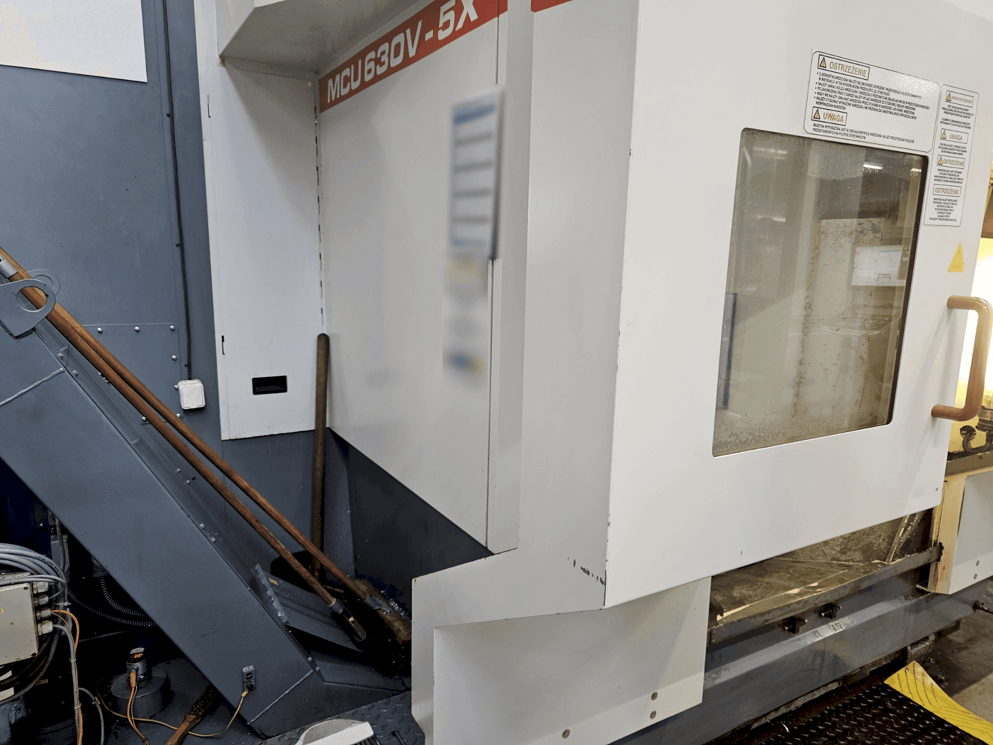 Side view of KOVOSVIT MAS MCU 630V-5X machine