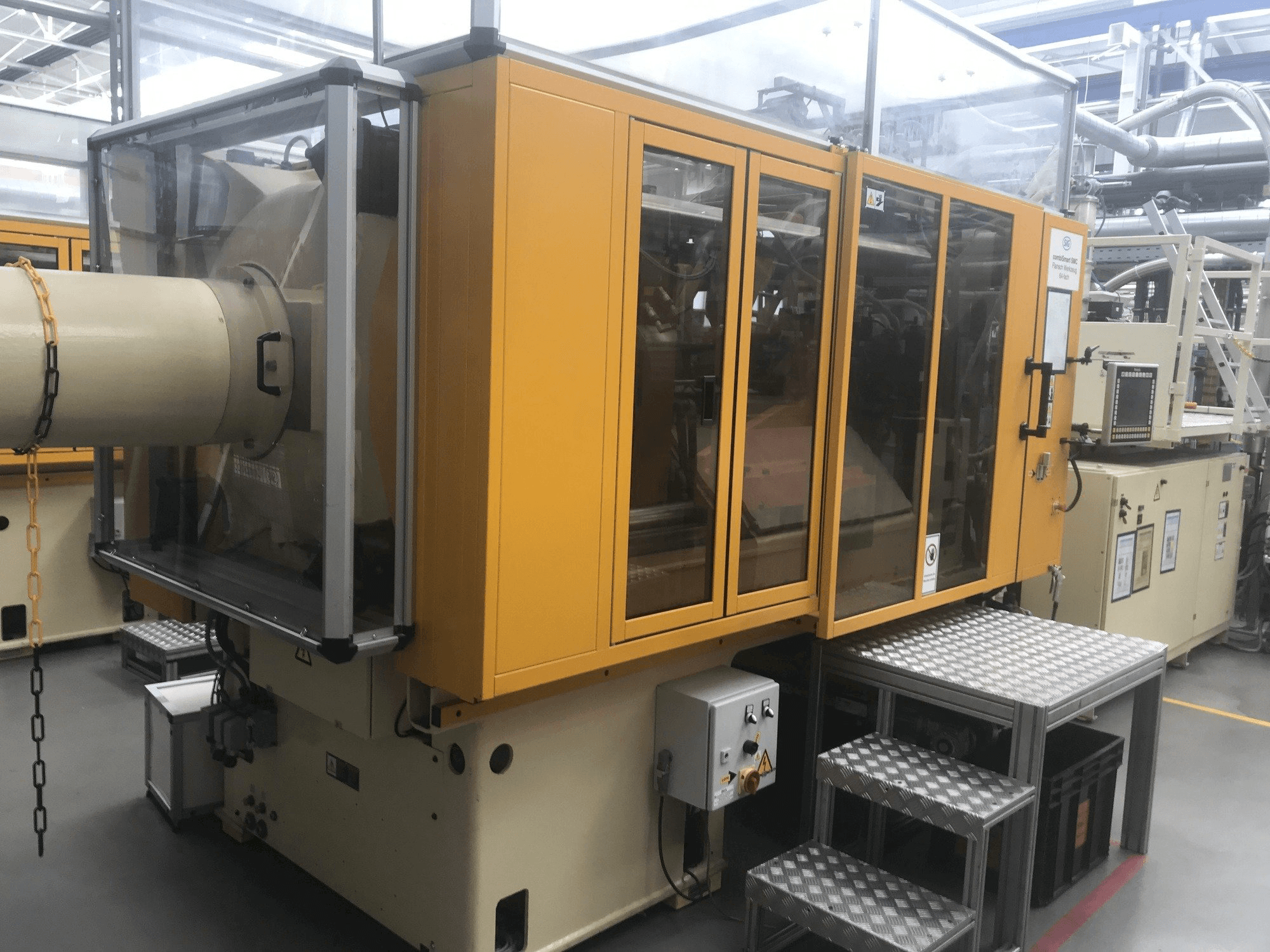 Front view of Husky H300 RS 55/50 machine