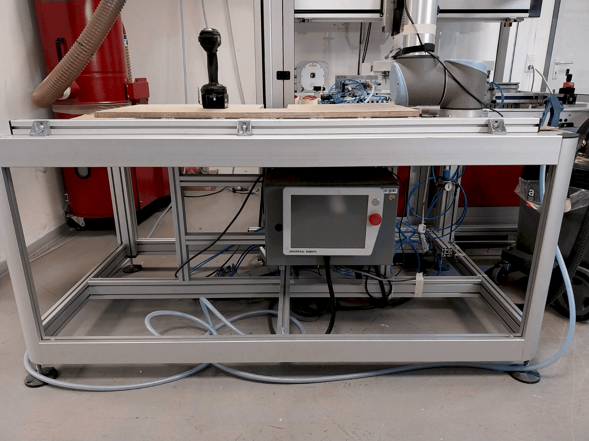 Front view of Universal Robots UR10 CB machine