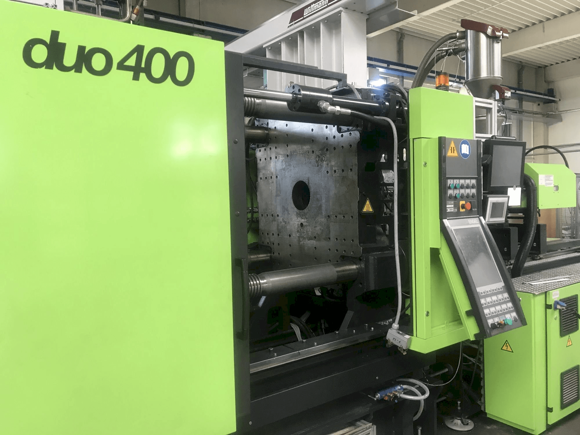 Front view of ENGEL Duo 1800/400 machine