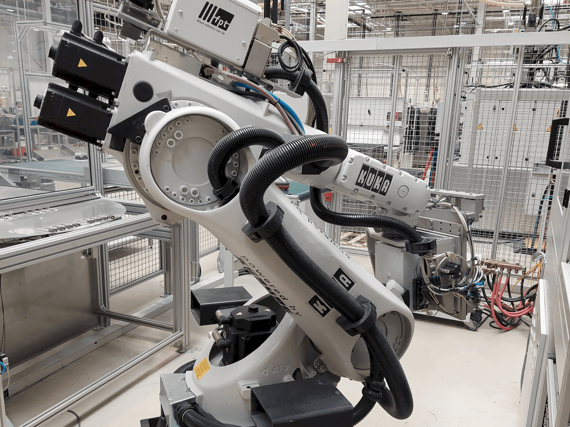 Front view of KUKA KR 30-3 machine