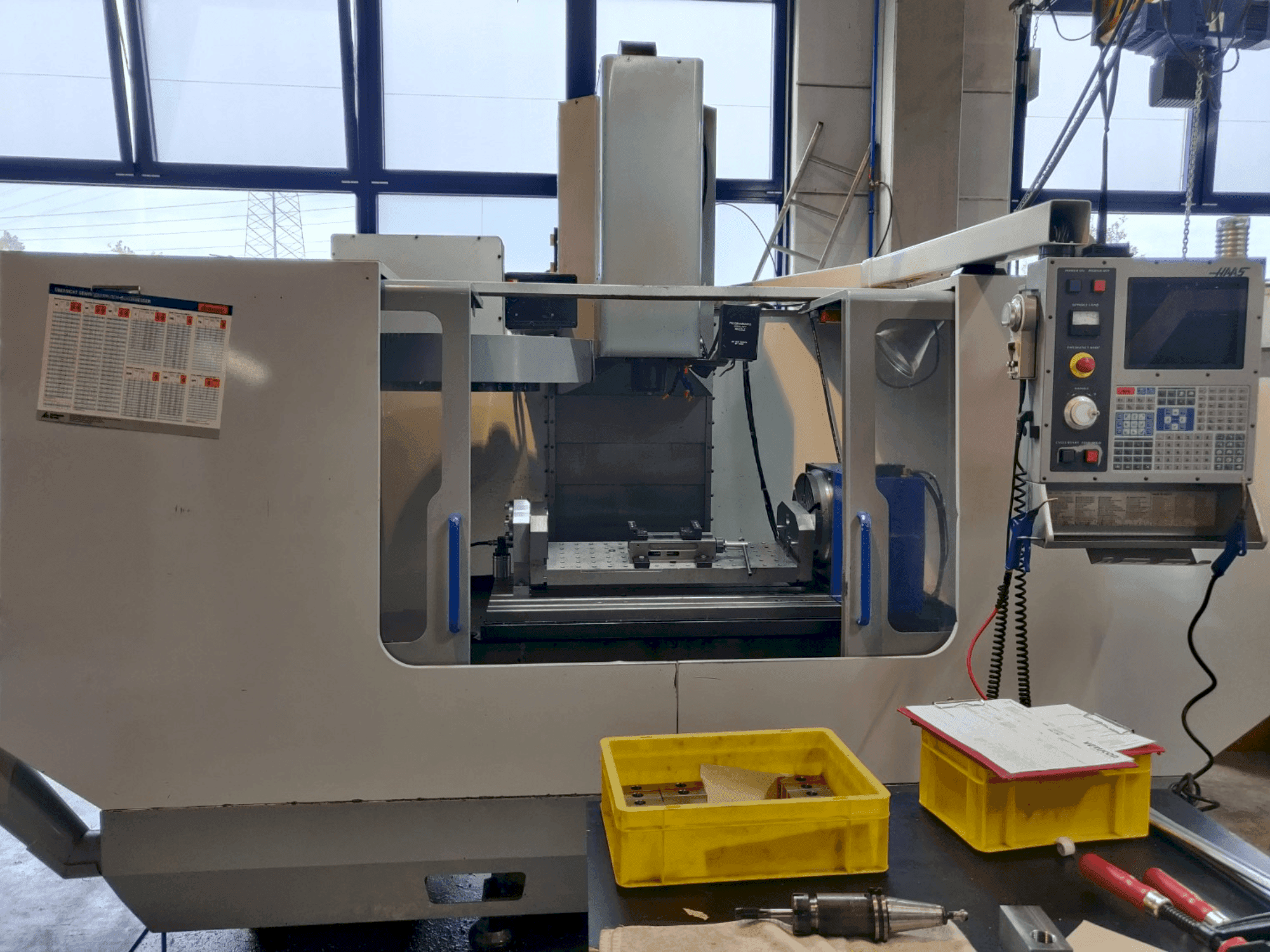 Front view of MIKRON VCE 1300/40 (2001) machine