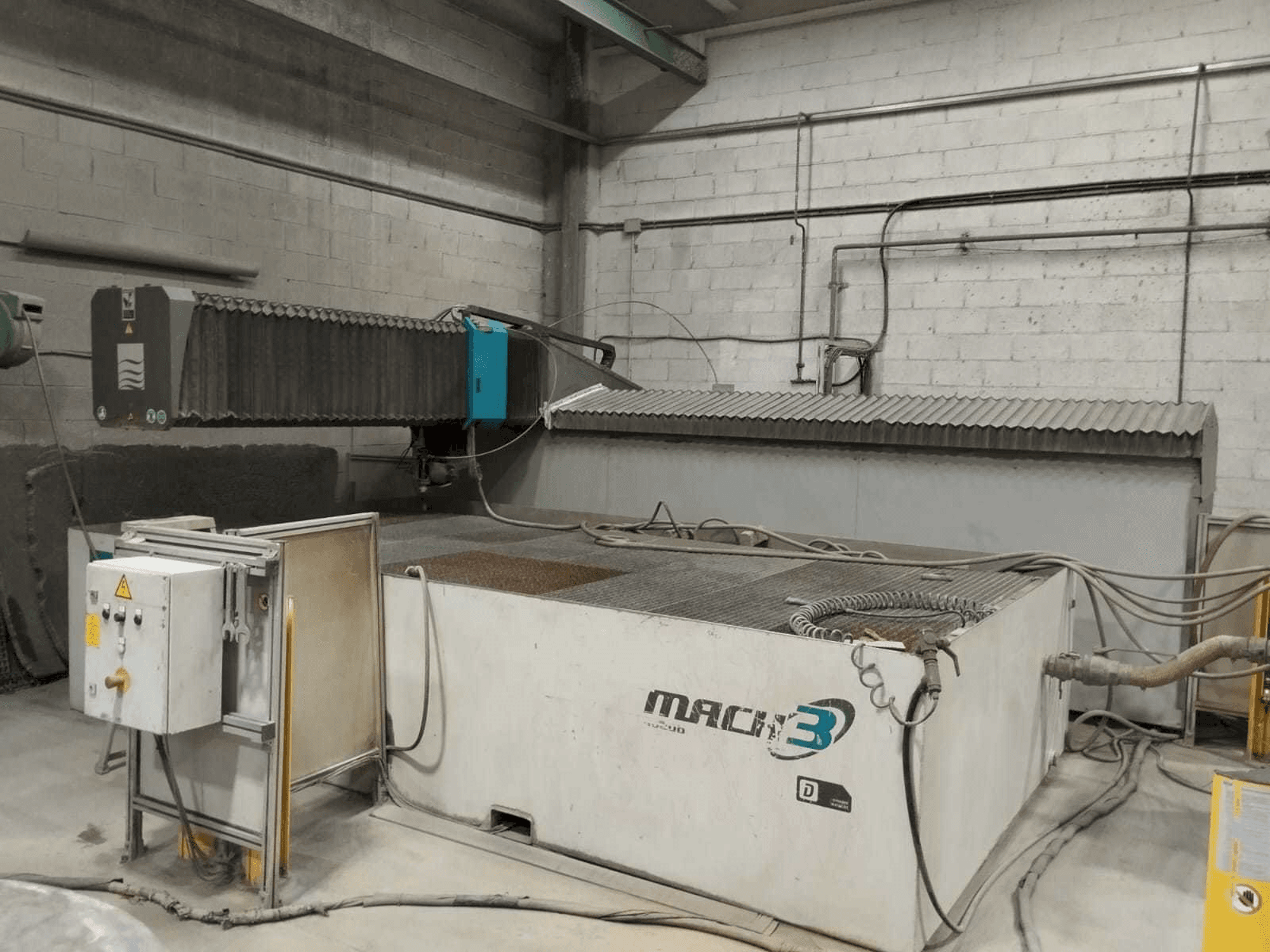 Front view of Flow Mach3 4020B machine