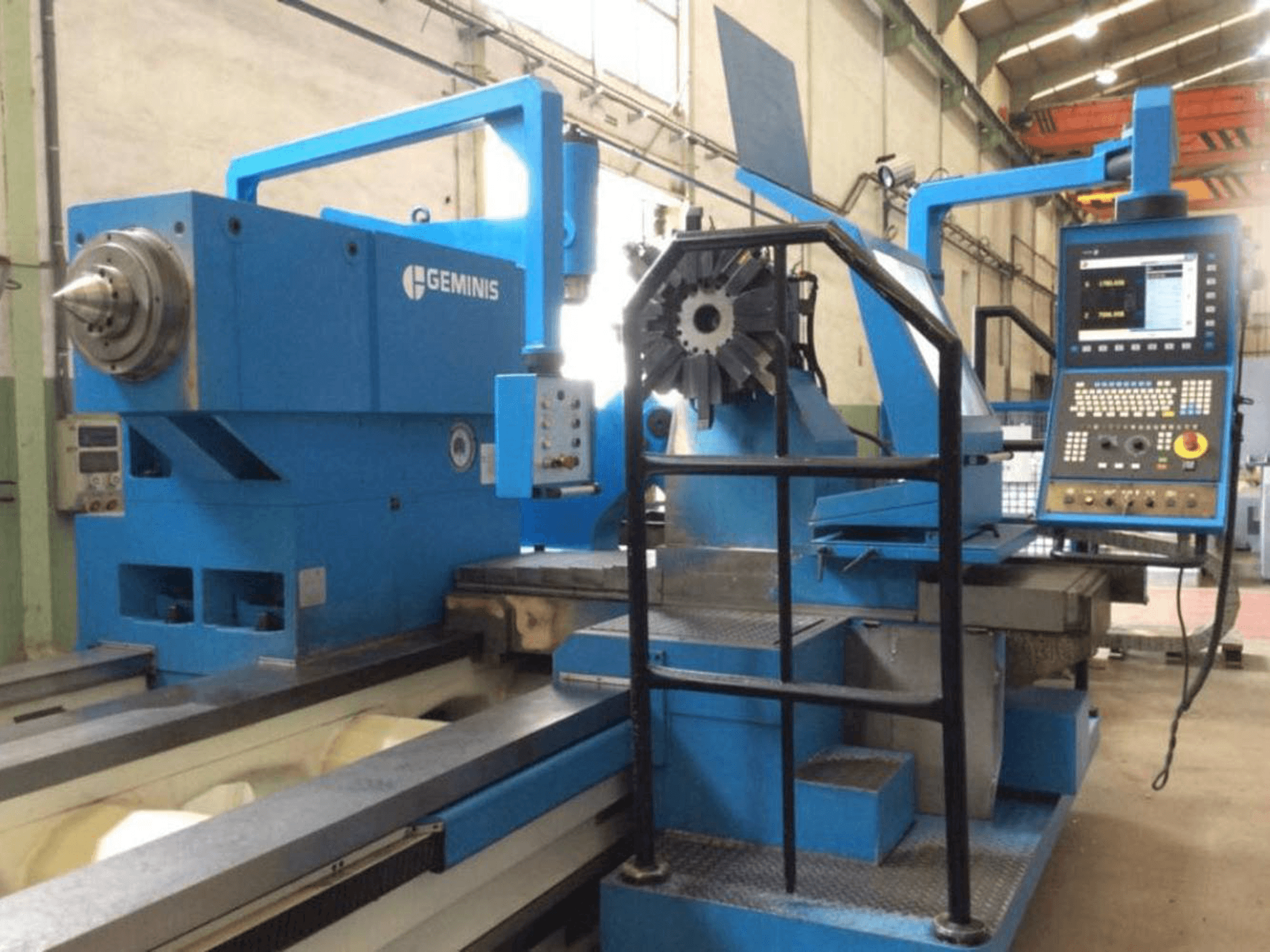 Front view of Geminis GHT 11 G4 2200x8000 machine