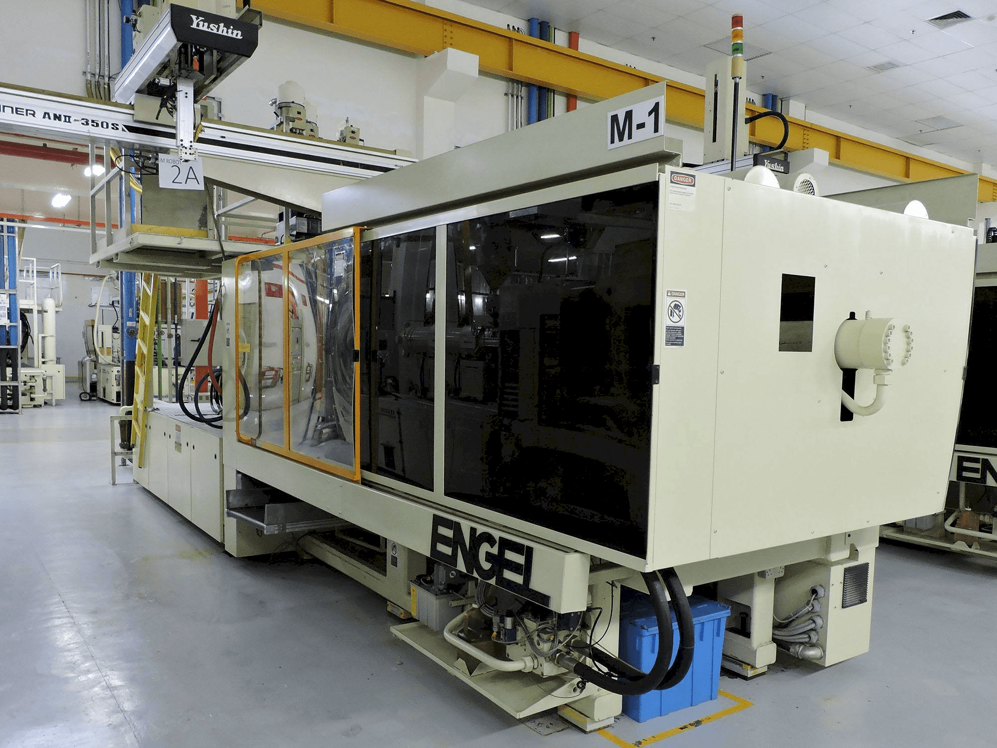 Right view of ENGEL ES 330/450 Machine