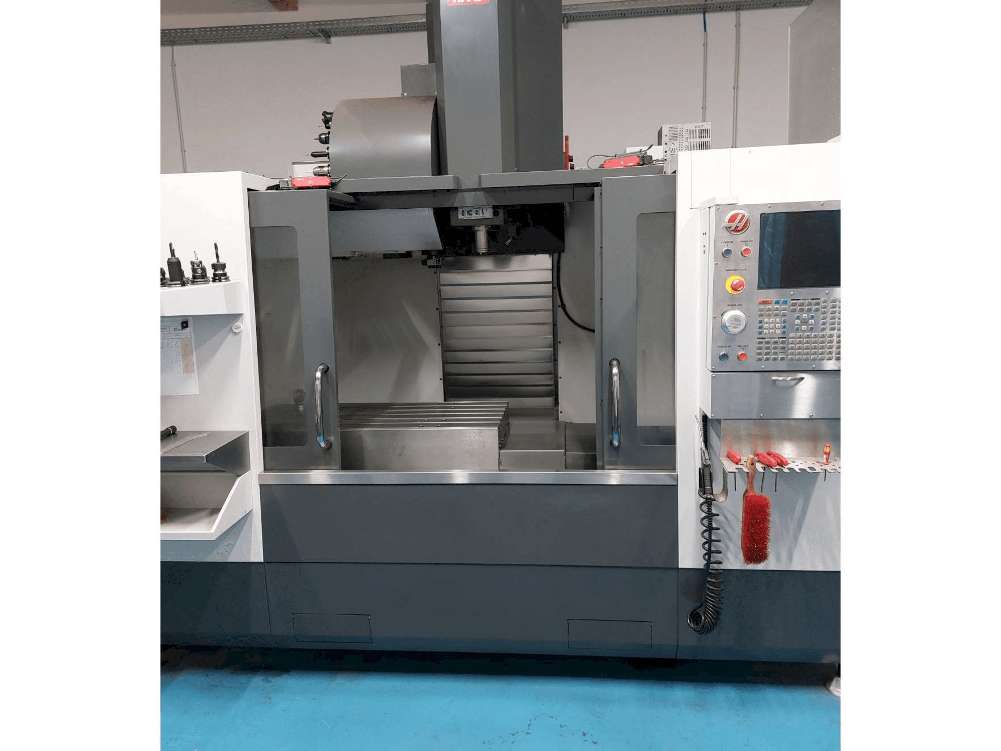 Front view of HAAS VF3 machine