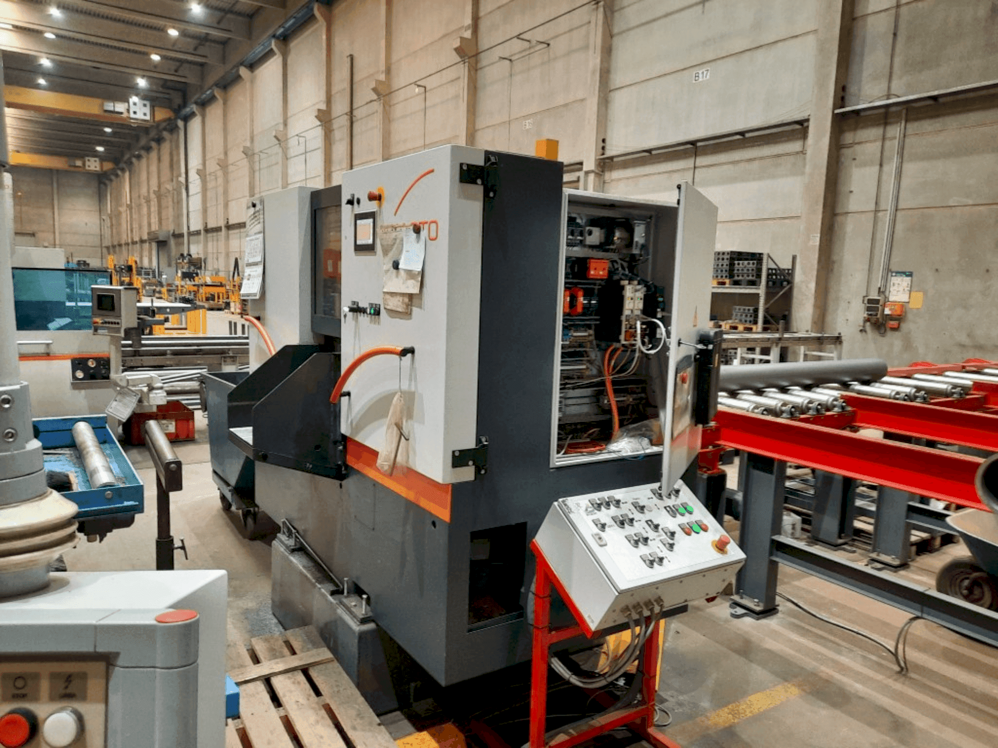 Front view of KASTO WIN A3.3 machine