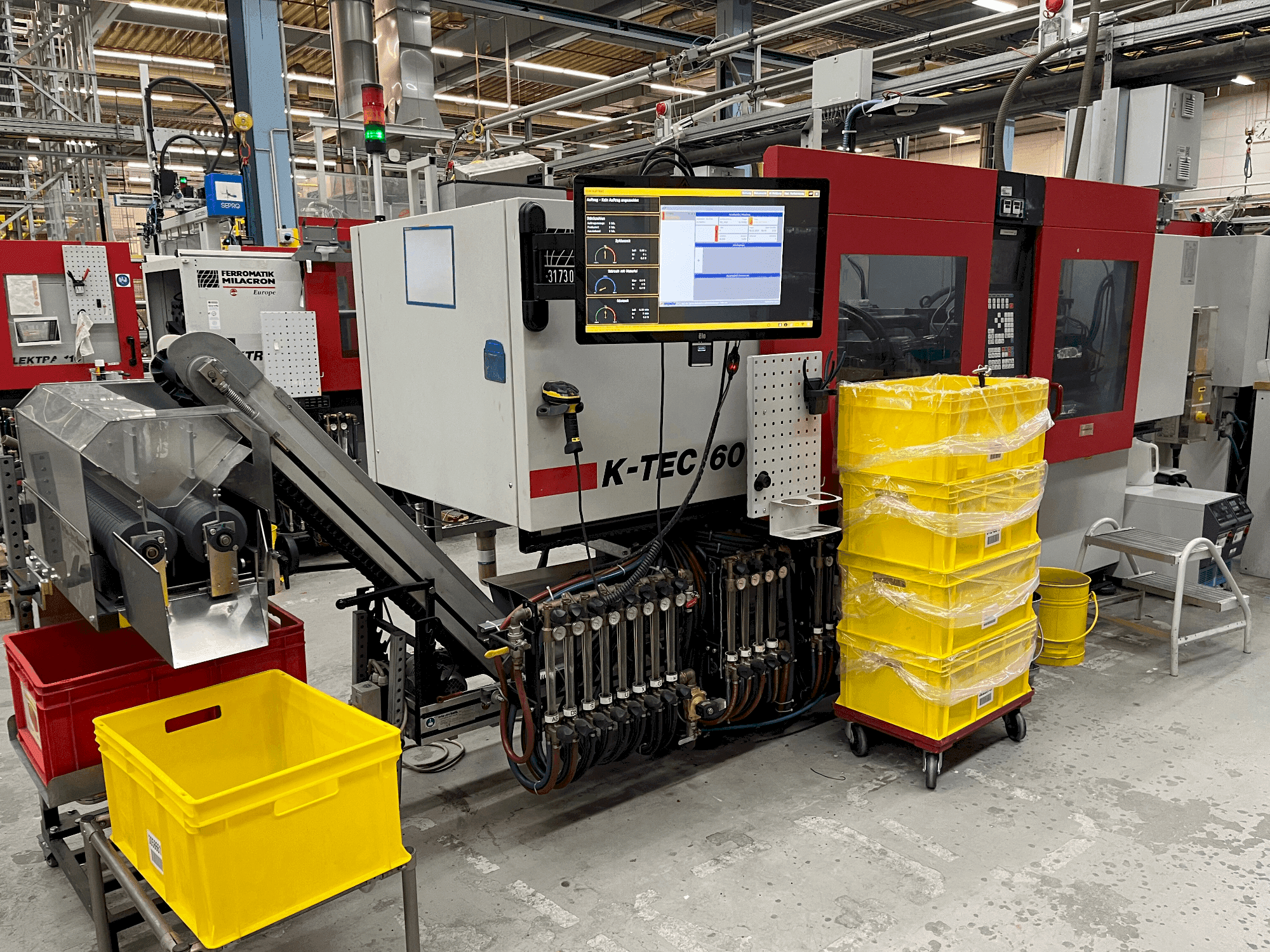 Front view of FERROMATIK K-TEC 60 S machine