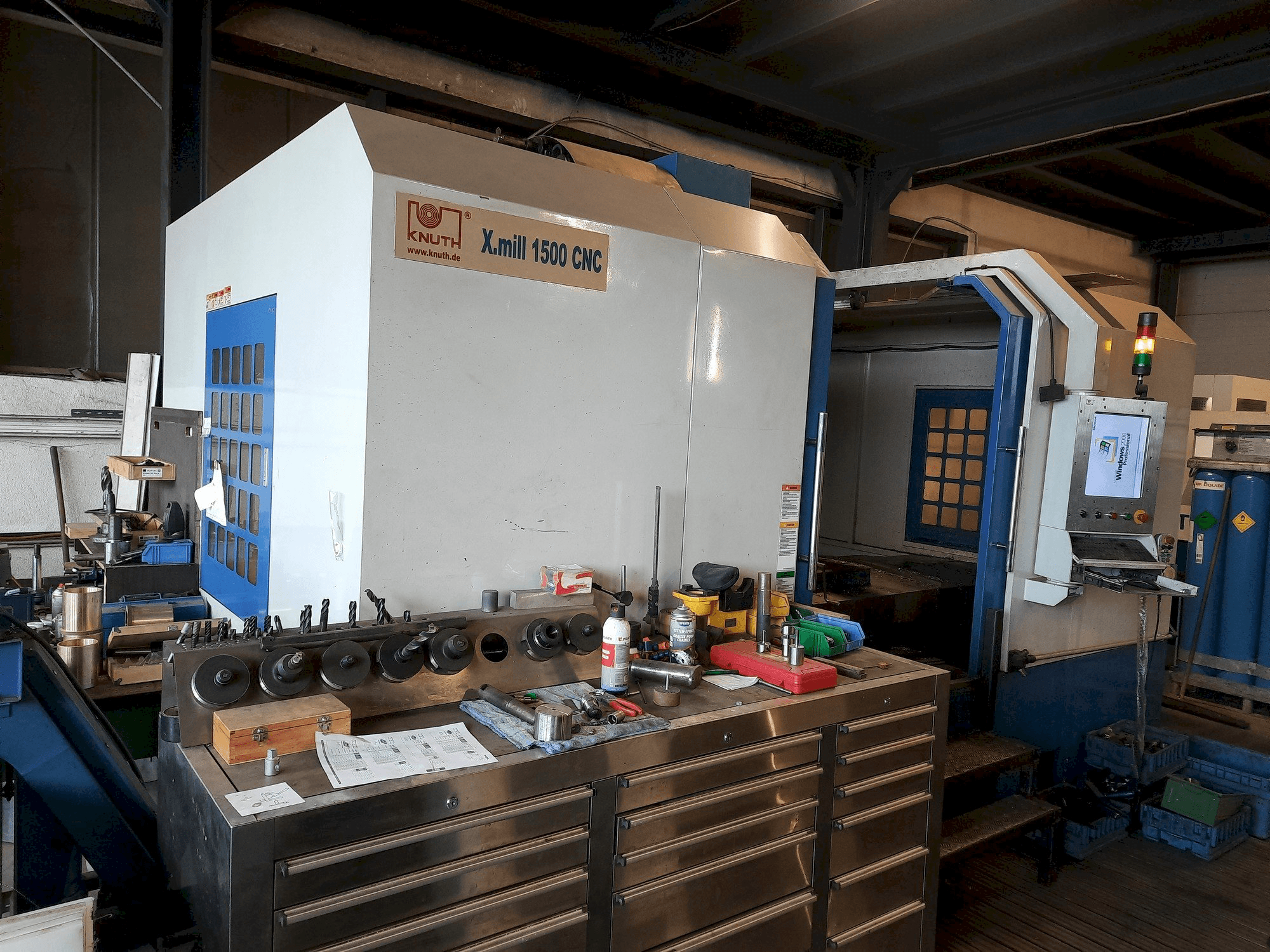 Front view of KNUTH X-Mill 1500 CNC machine