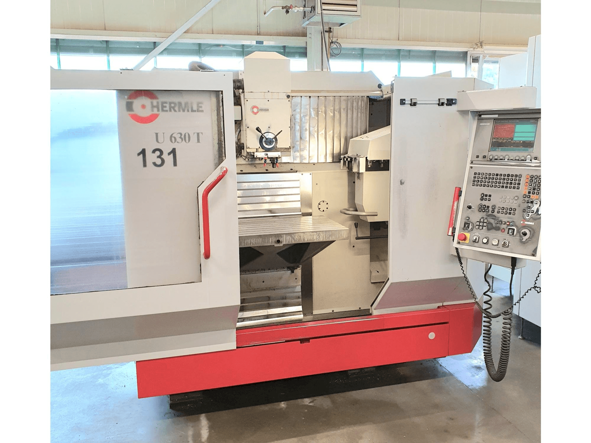 Front view of HERMLE U 630 machine