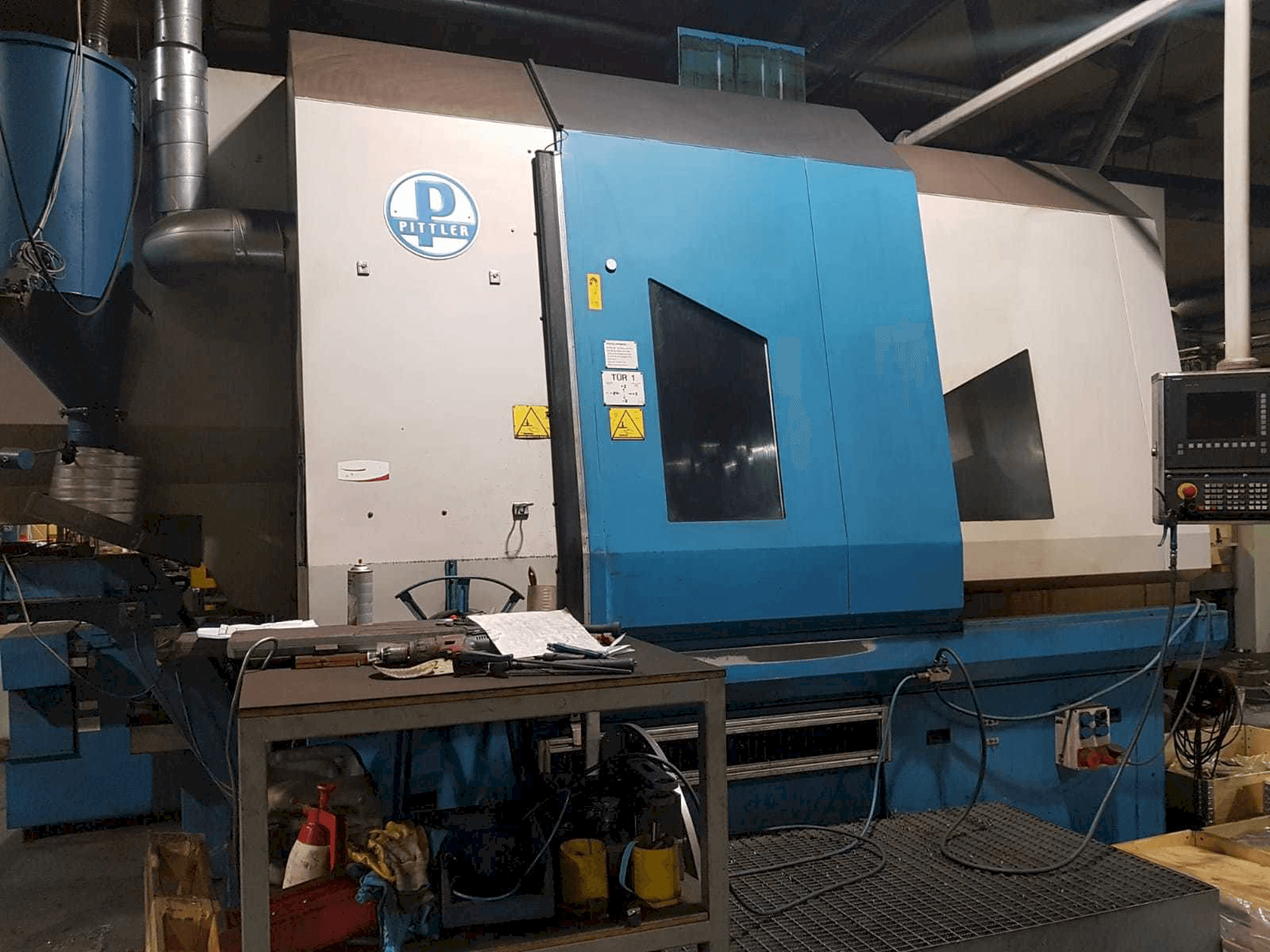 Front view of Pittler PV 1000 machine