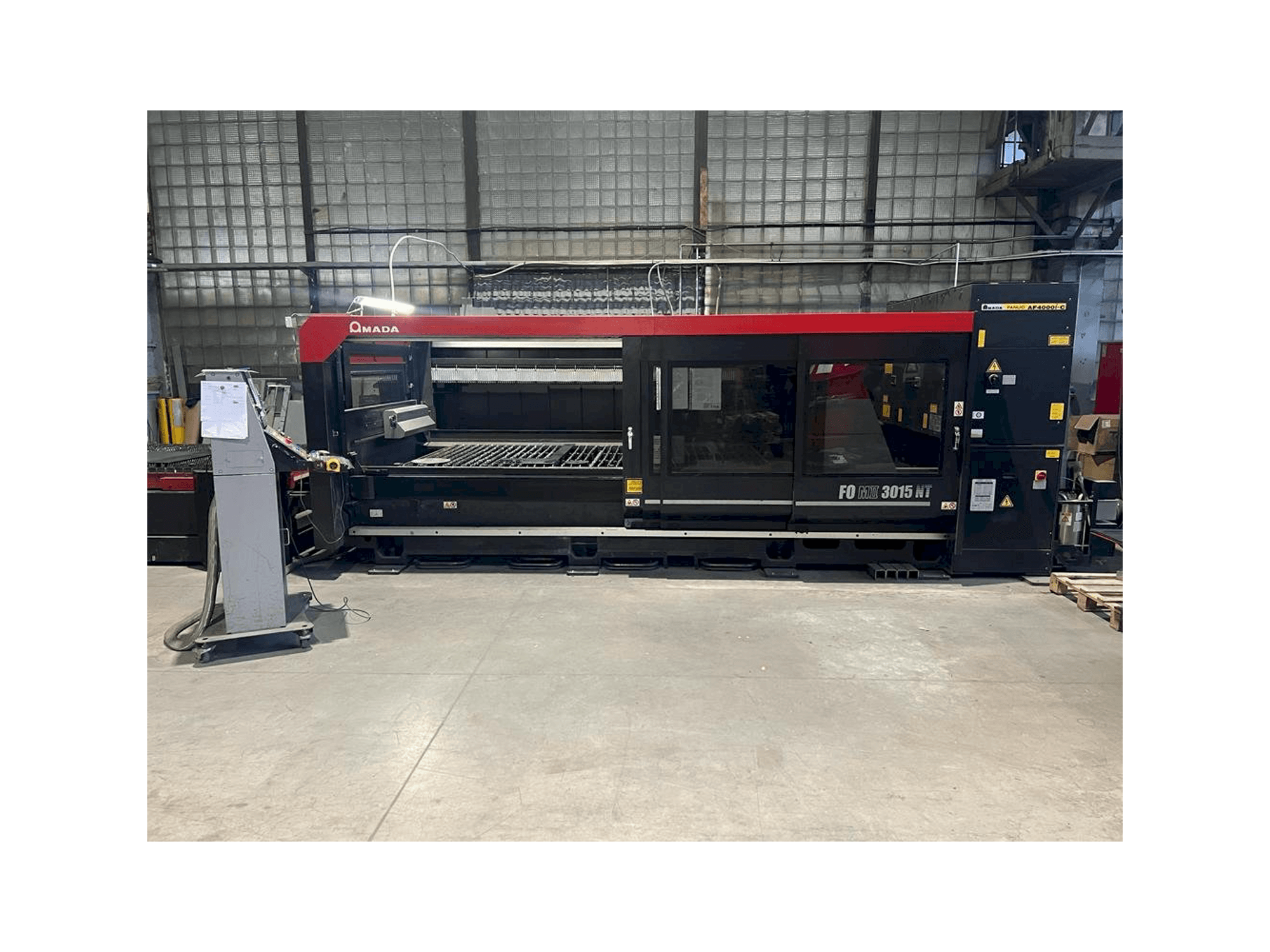 Front view of AMADA F0 MII 3015 NT machine