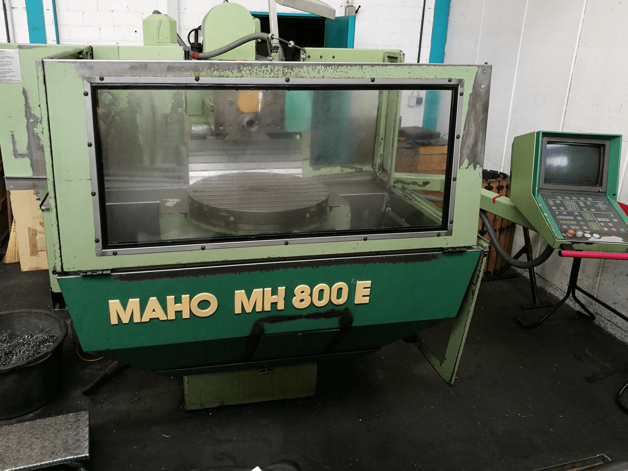 Front view of MAHO MH 800 E Machine