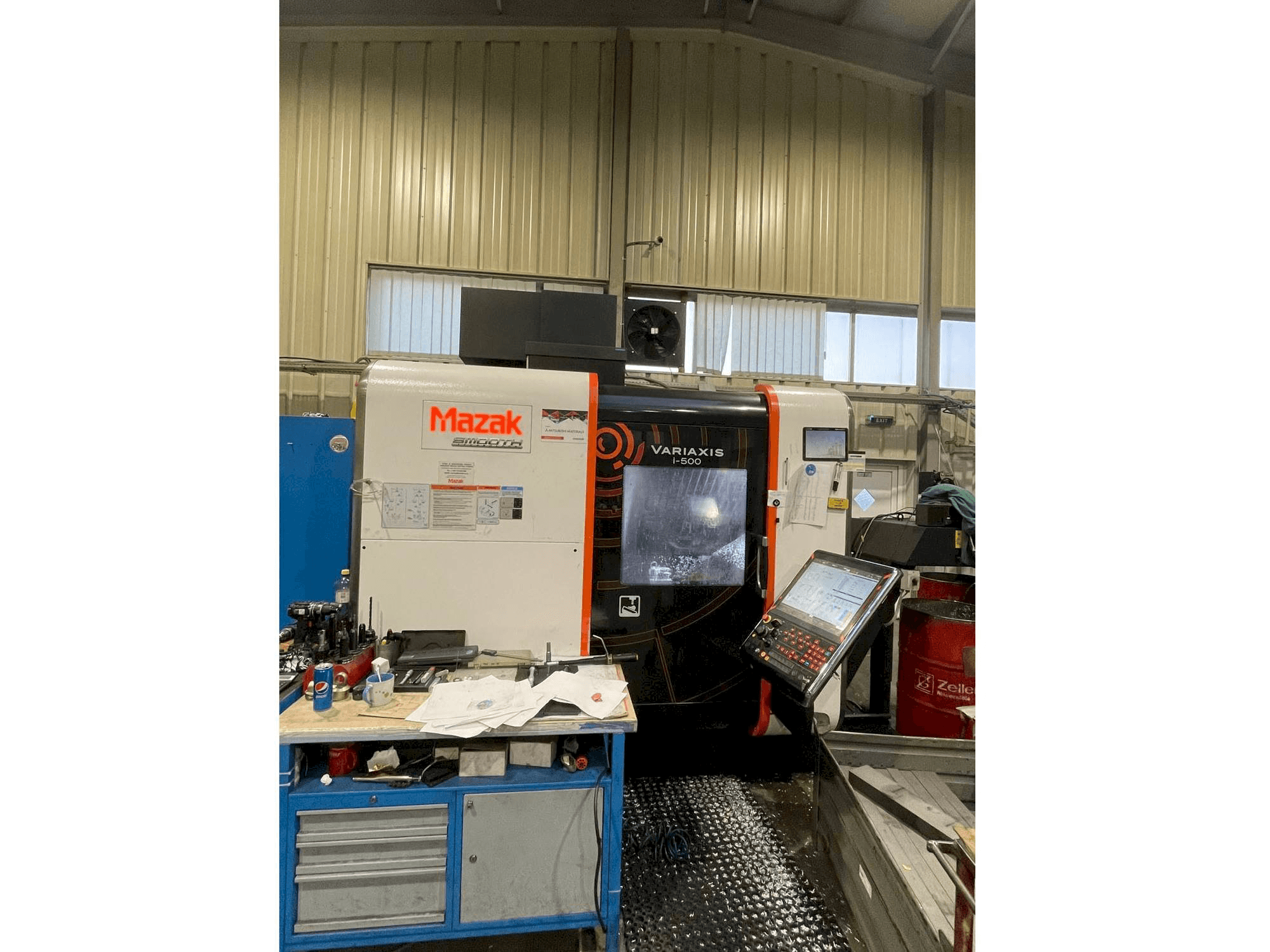 Front view of Mazak Variaxis i-500 machine