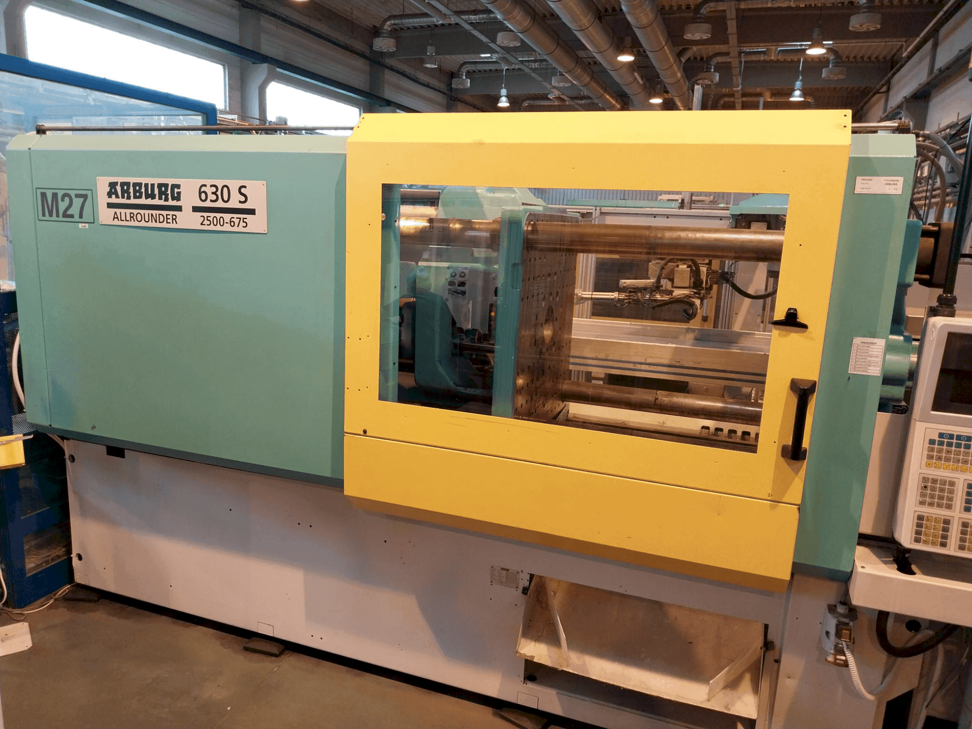 Front view of Arburg Allrounder 630S 2500-675 machine